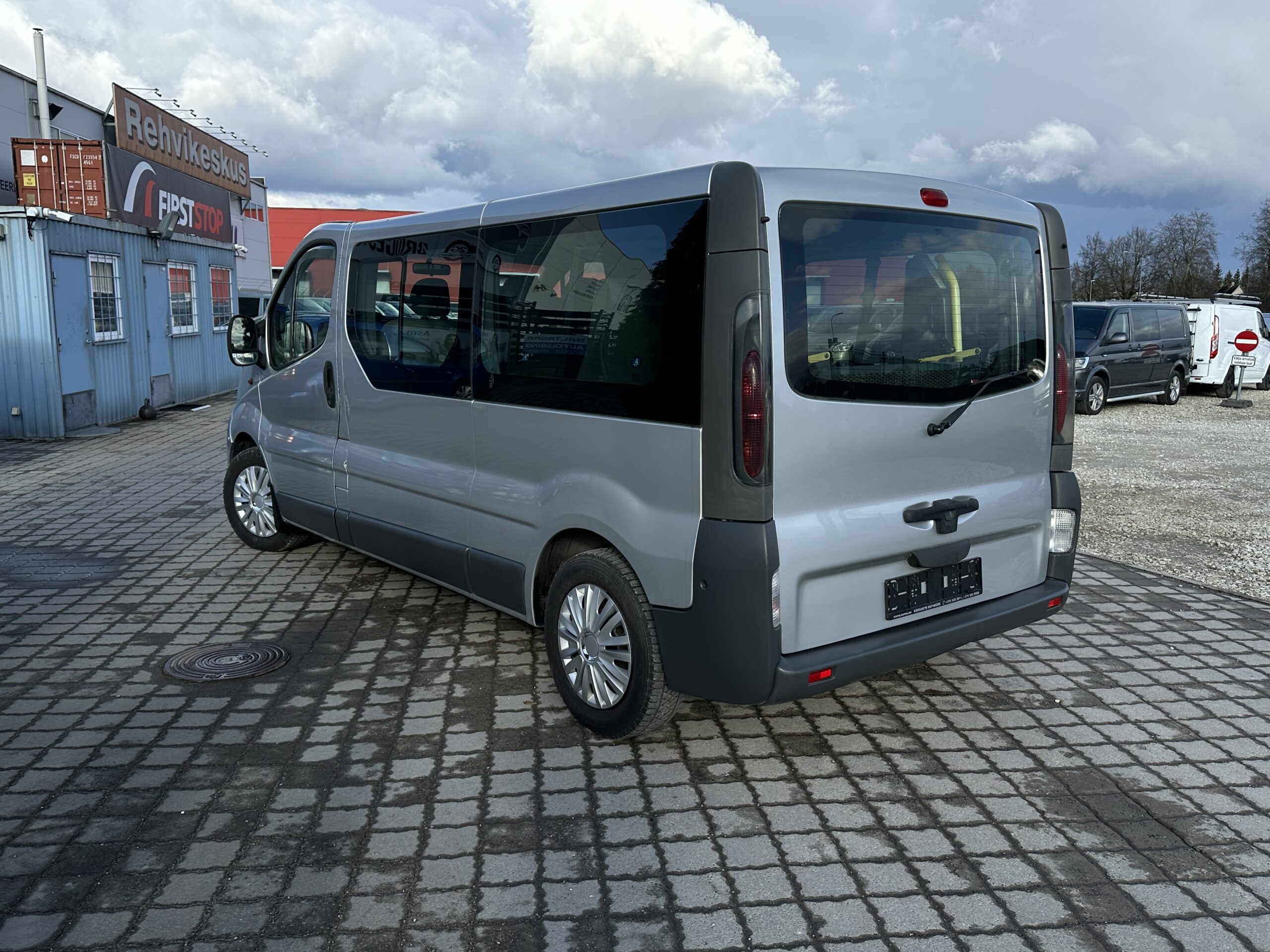 Opel Vivaro L2H1 INVA