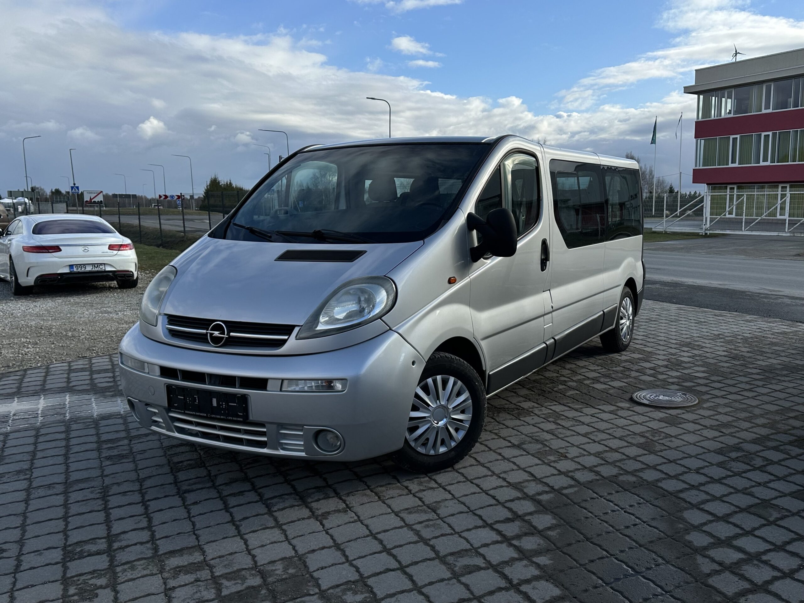 Opel Vivaro L2H1 INVA