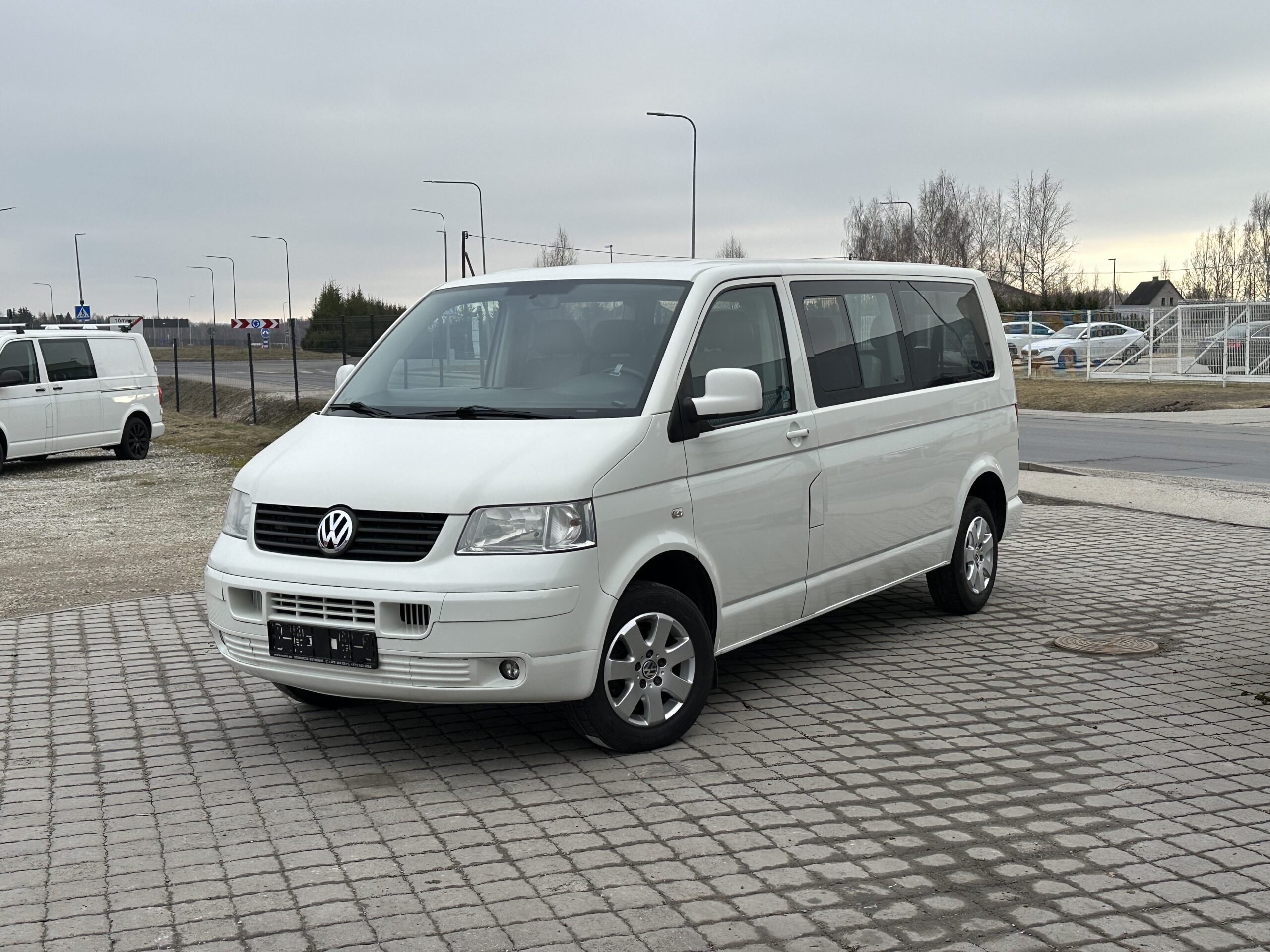 Volkswagen Caravelle L2H1 Dsg