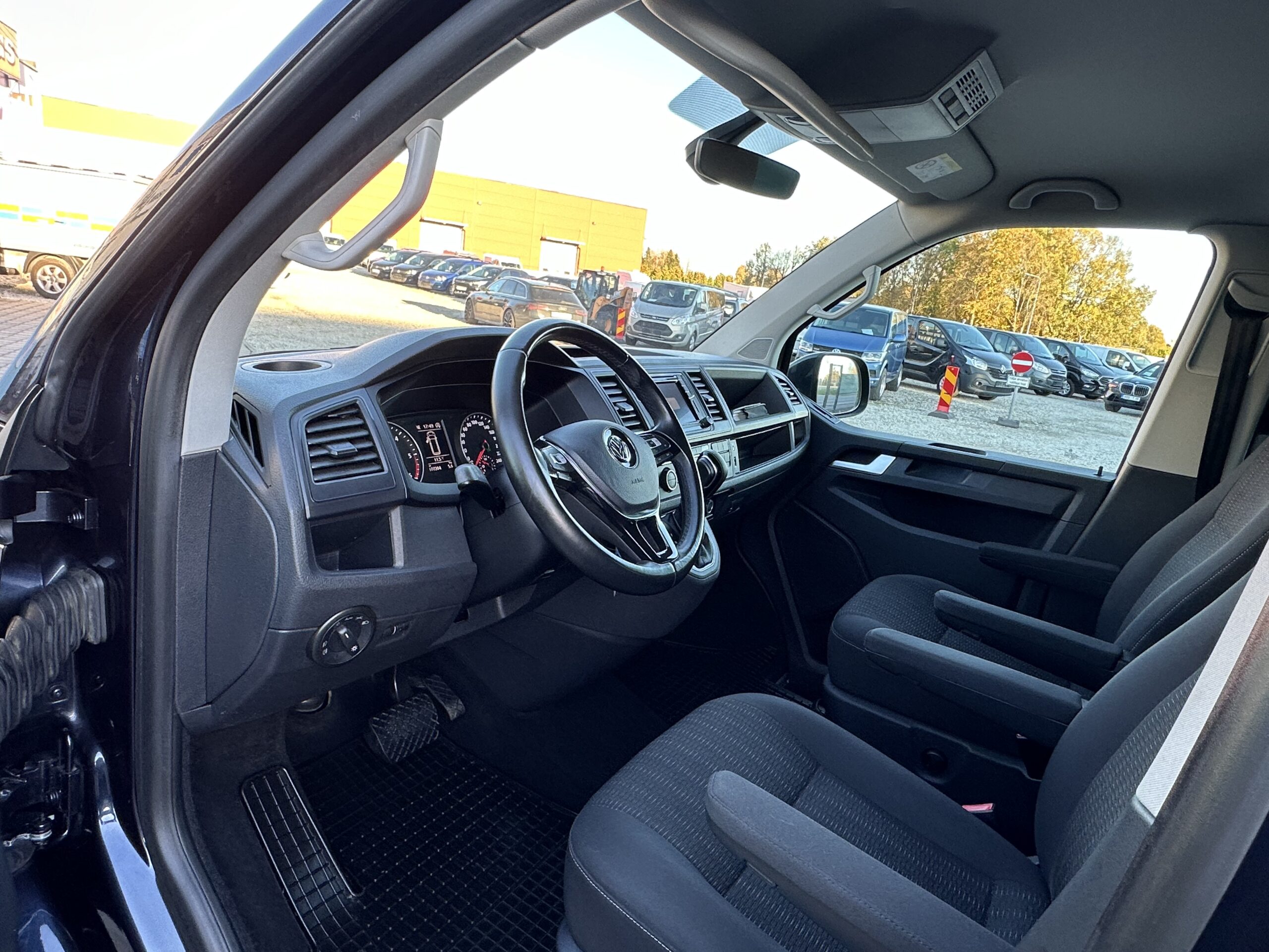 Volkswagen Caravelle L2H1 Comfortline INVA Dsg