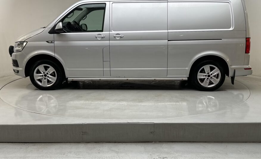 Volkswagen Transporter T6 L2H1 4-Motion Highline Dsg