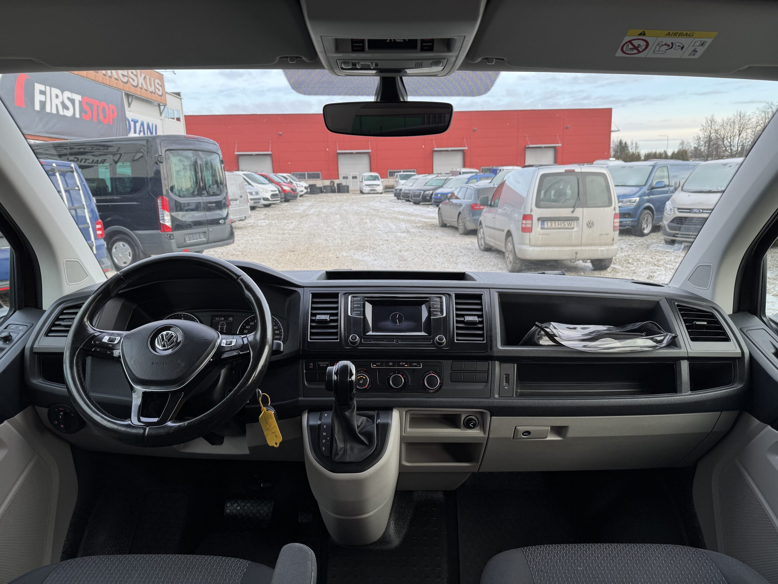 Volkswagen Caravelle L2H1 Comfortline Dsg