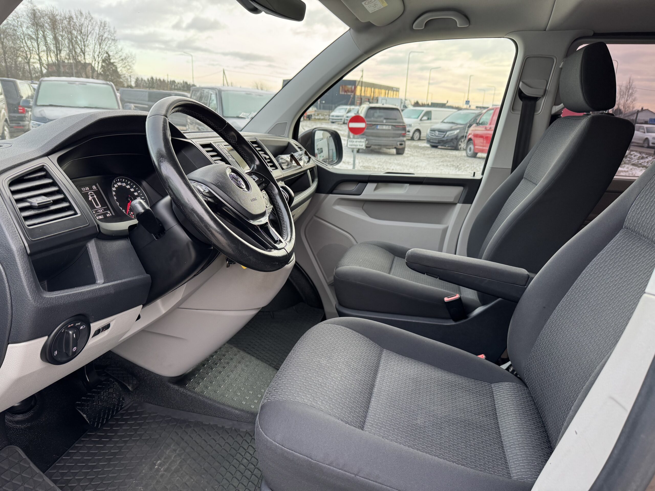 Volkswagen Caravelle L2H1 Comfortline Dsg