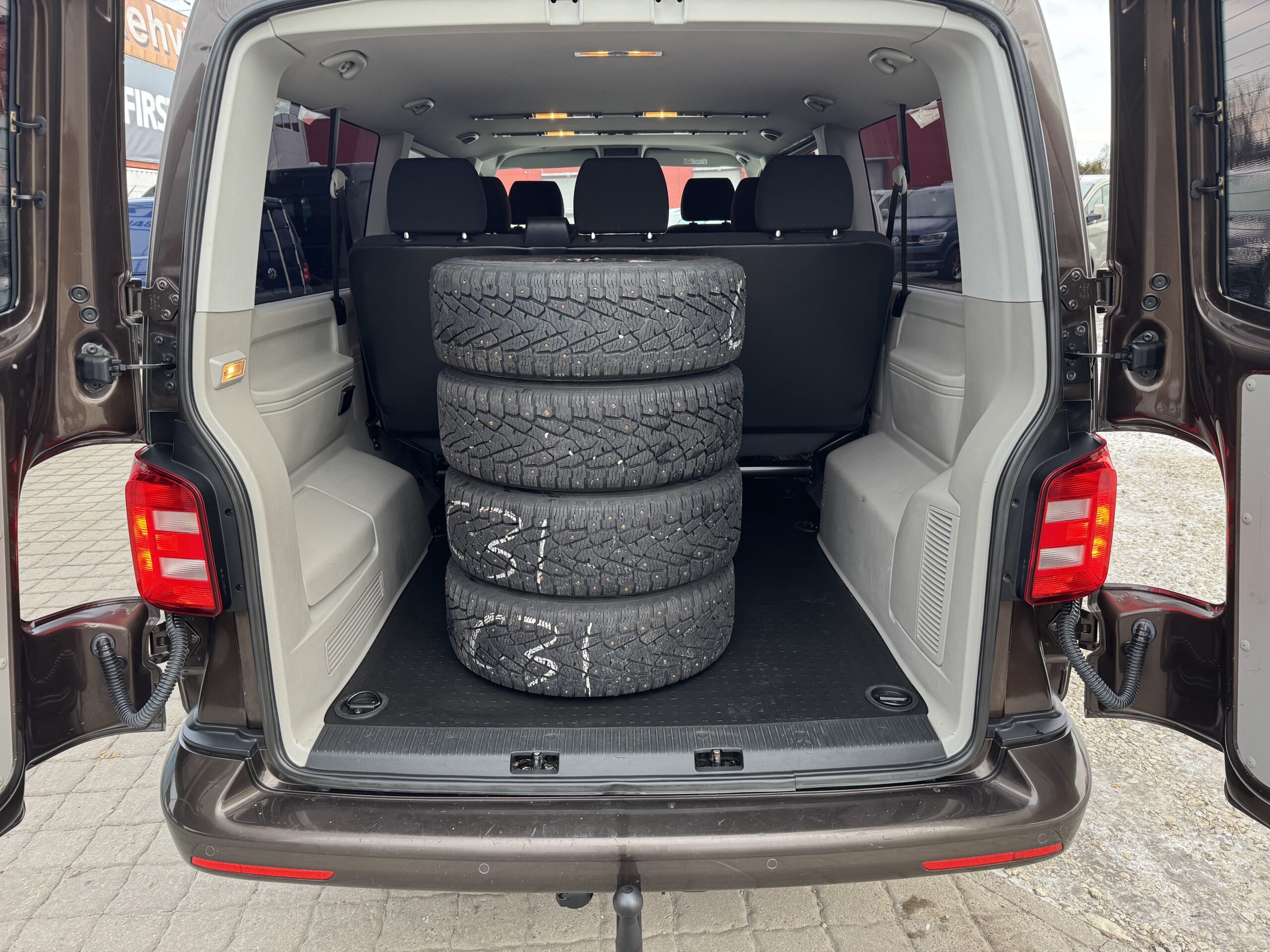 Volkswagen Caravelle L2H1 Comfortline Dsg