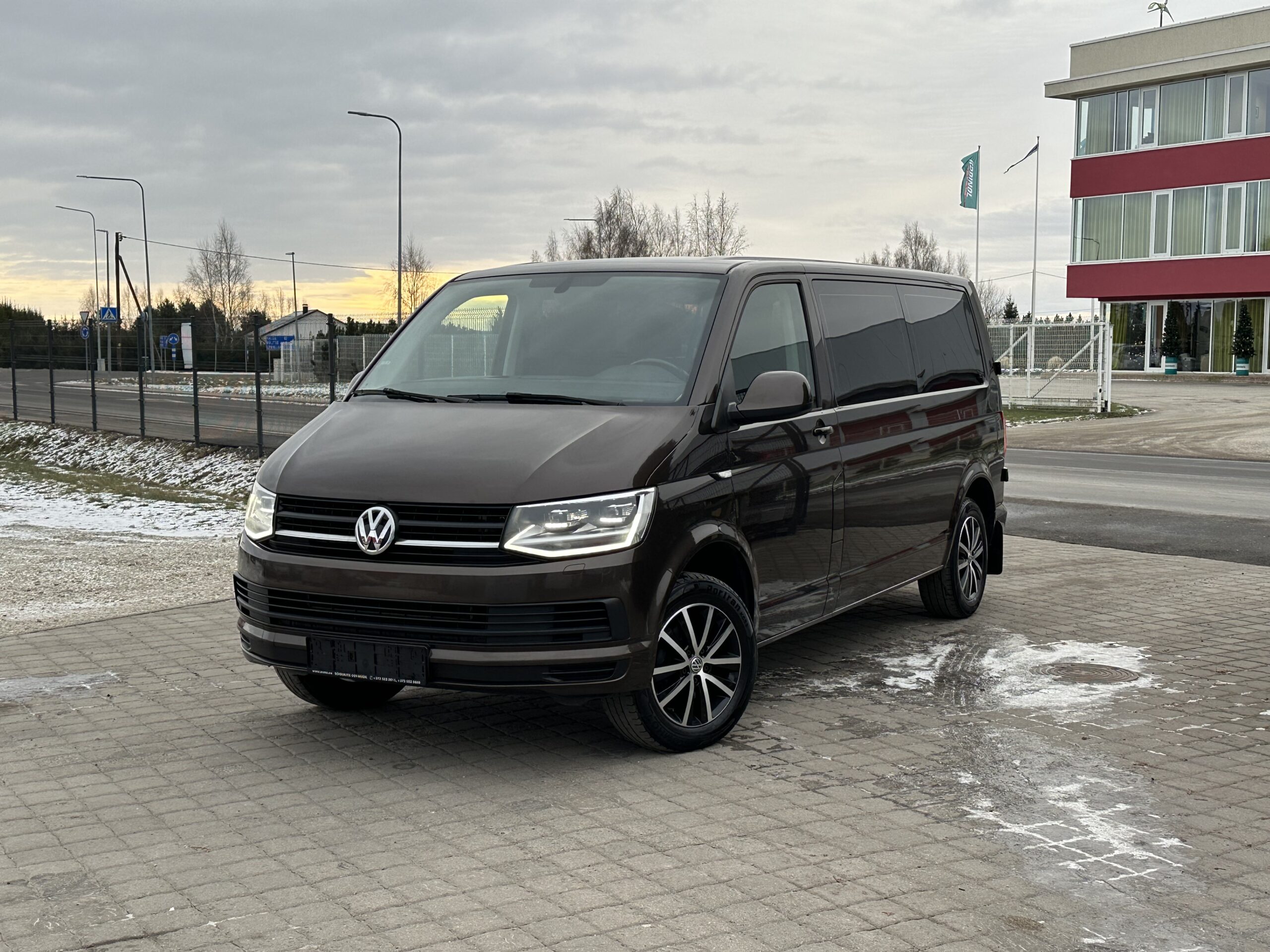 Volkswagen Caravelle L2H1 Comfortline Dsg