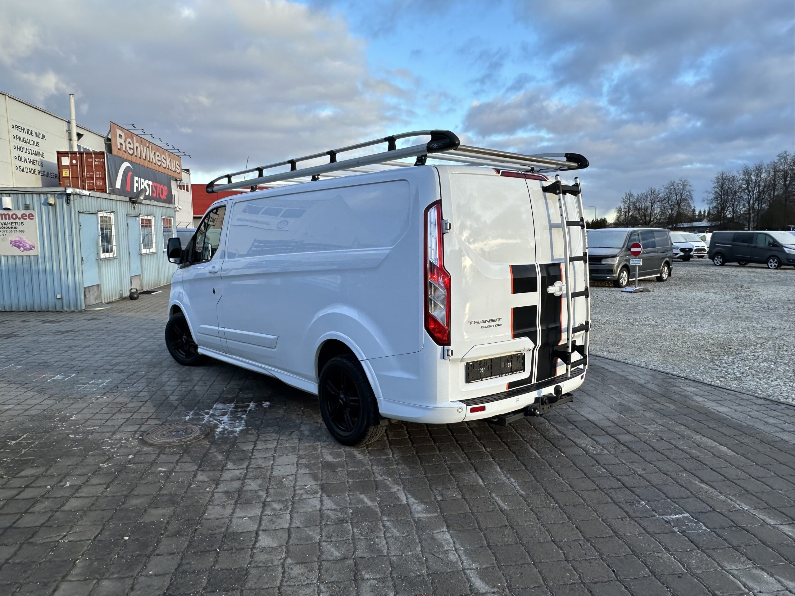 Ford Transit Custom L2H1 Titanium Sport