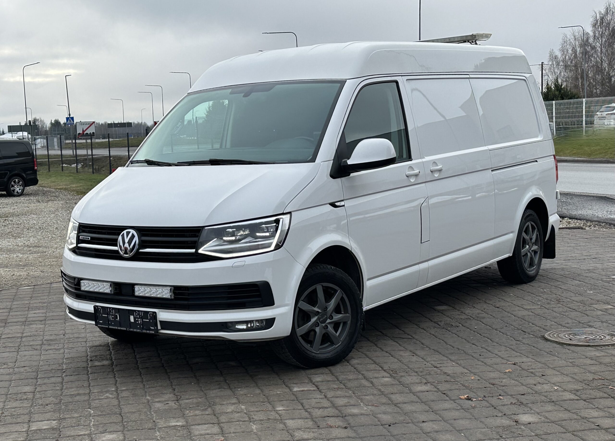 Volkswagen Transporter L2H2 4-Motion 4*4 Serviceline Dsg