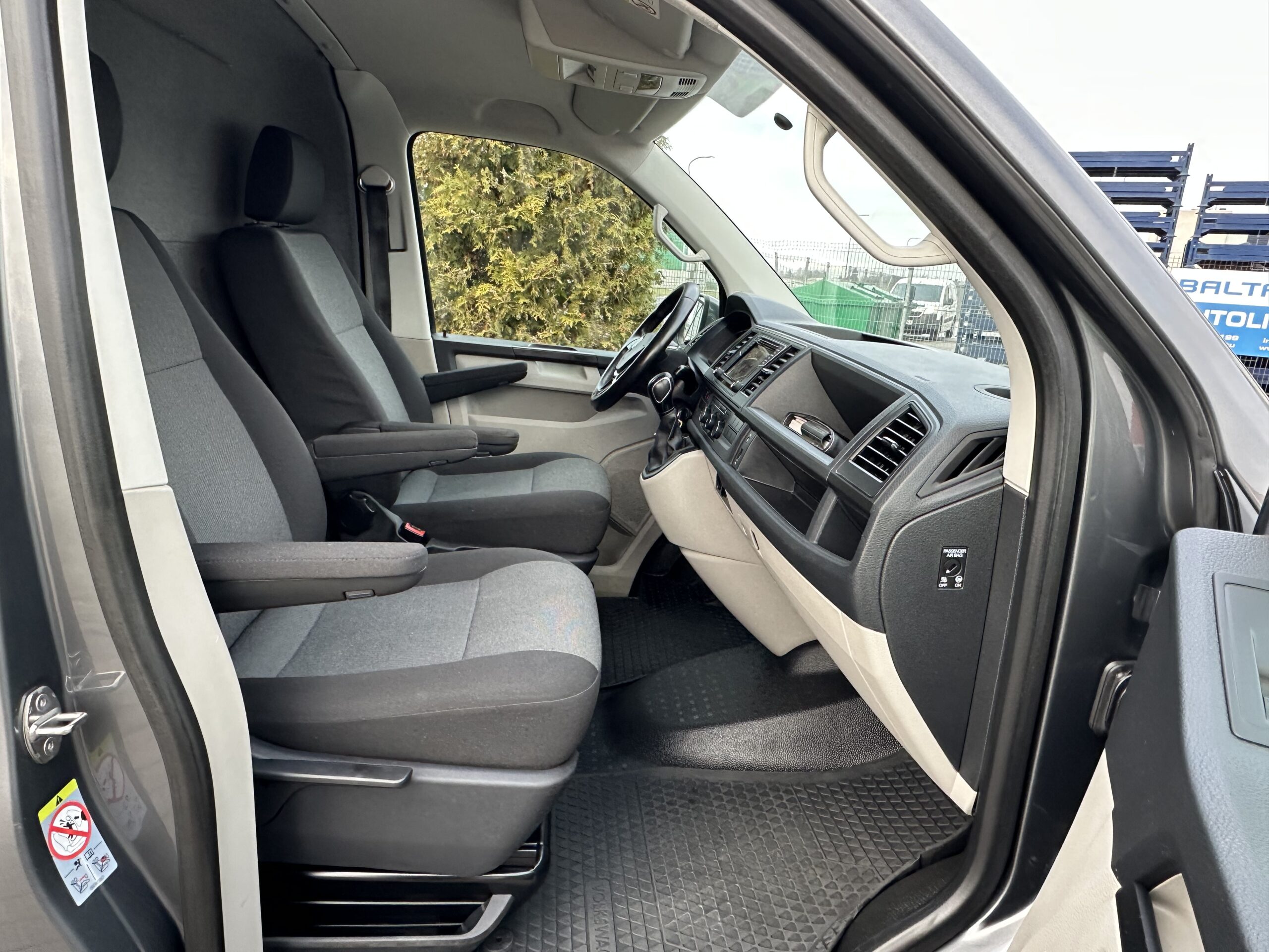 Volkswagen Transporter L2H1 Comfortline Dsg