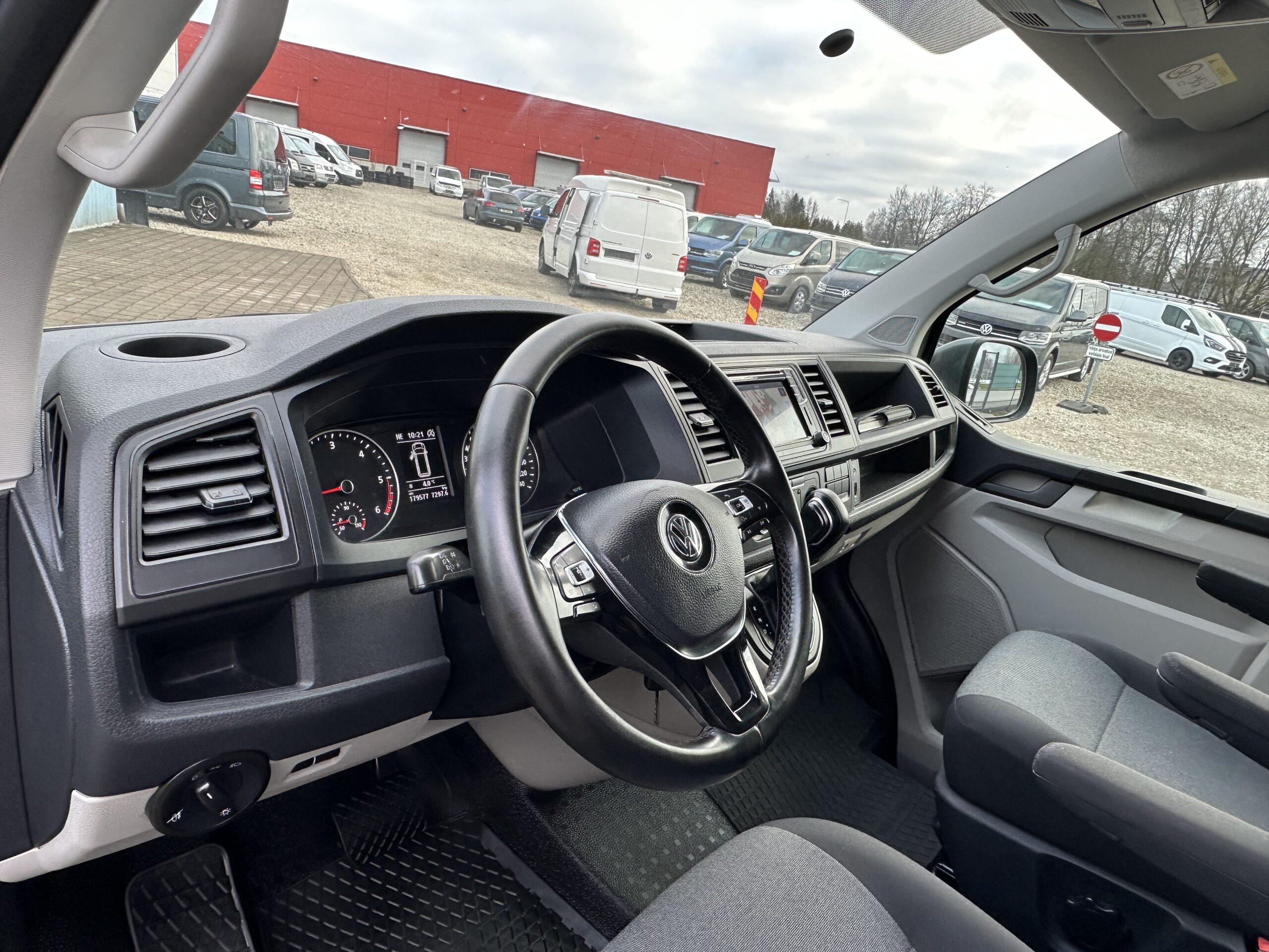 Volkswagen Transporter L2H1 Comfortline Dsg