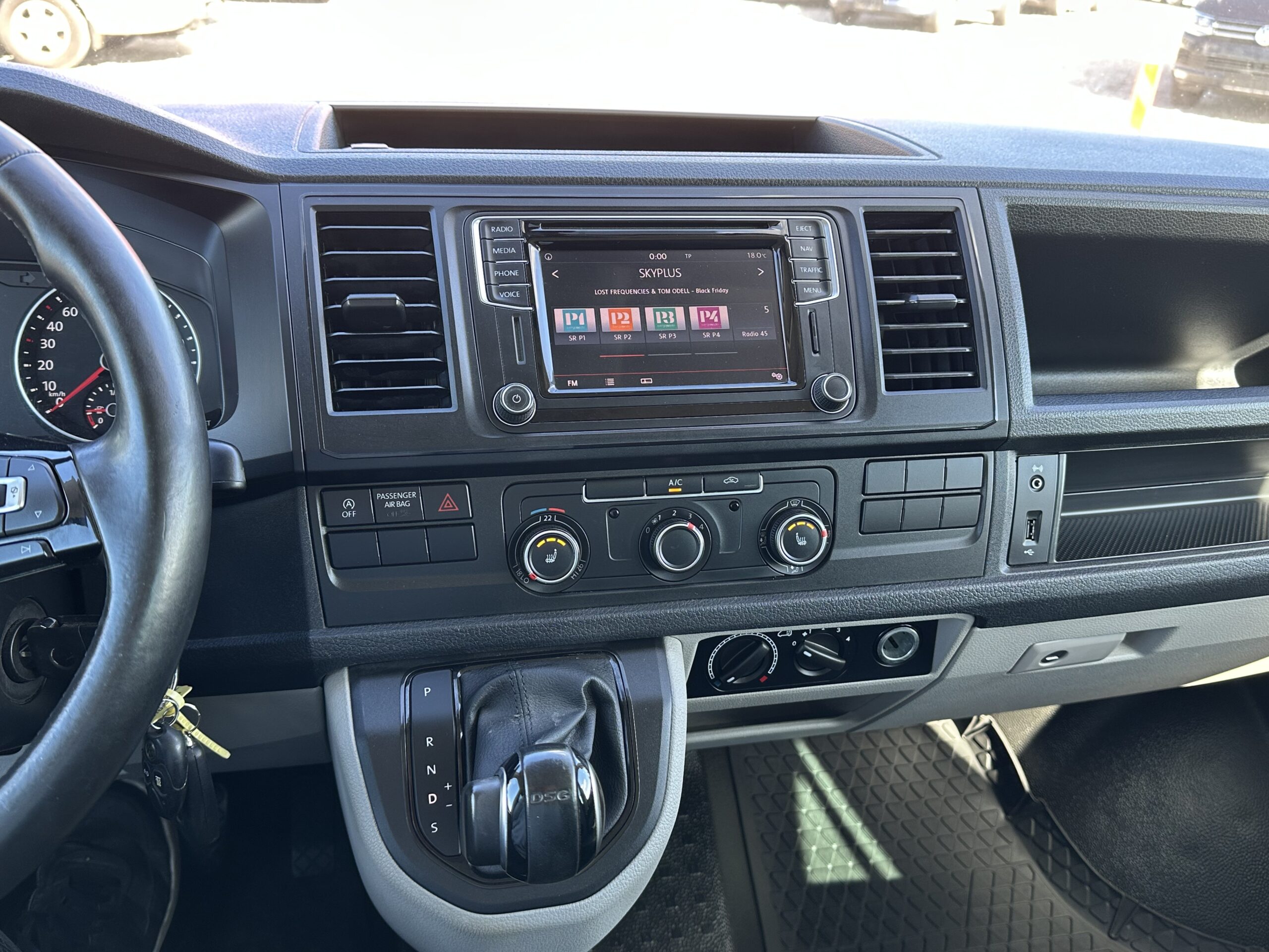 Volkswagen T6 L2H1 Kombi Comfortline Dsg N1 5Ps