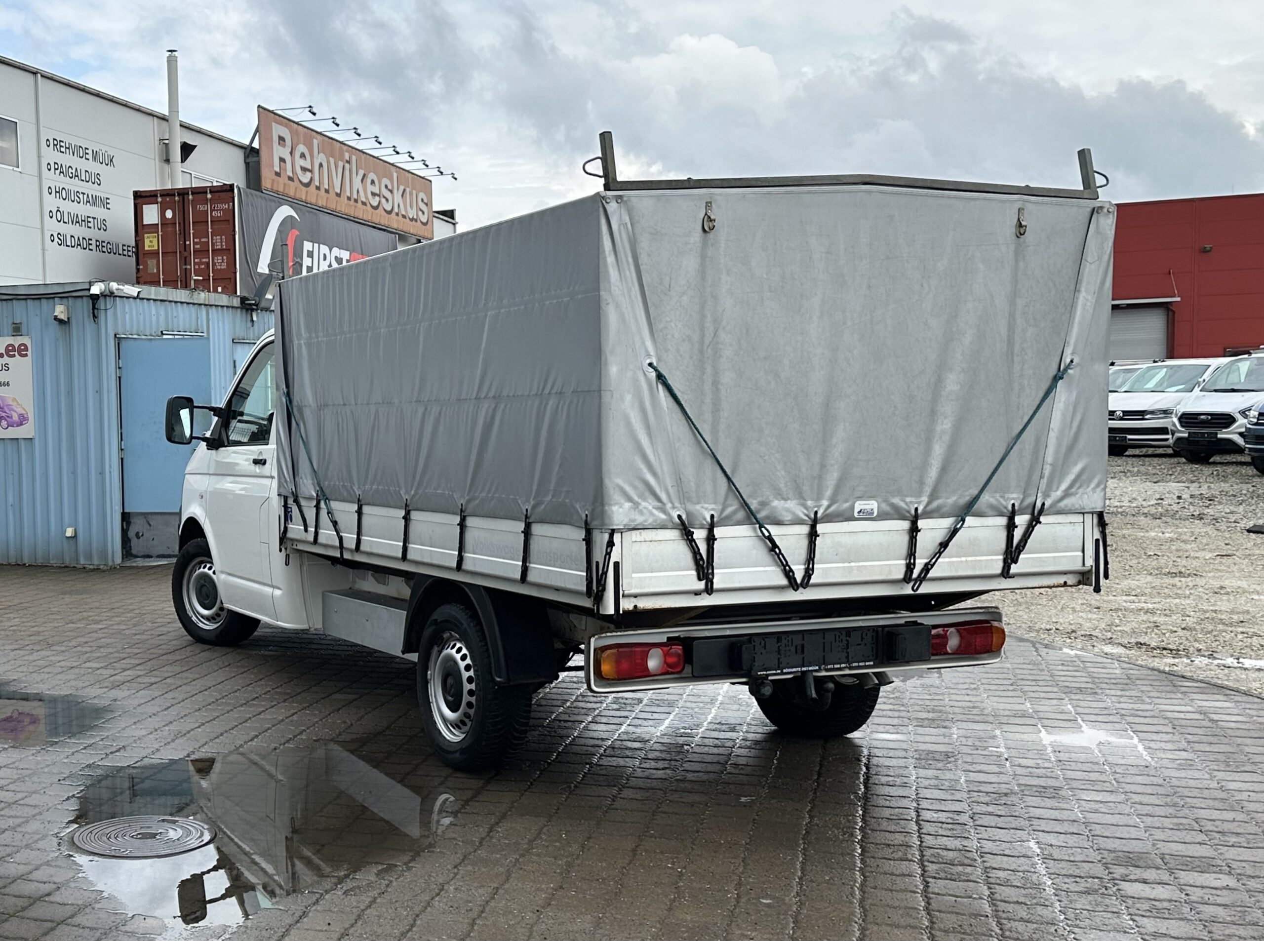 Volkswagen Transporter L3H2