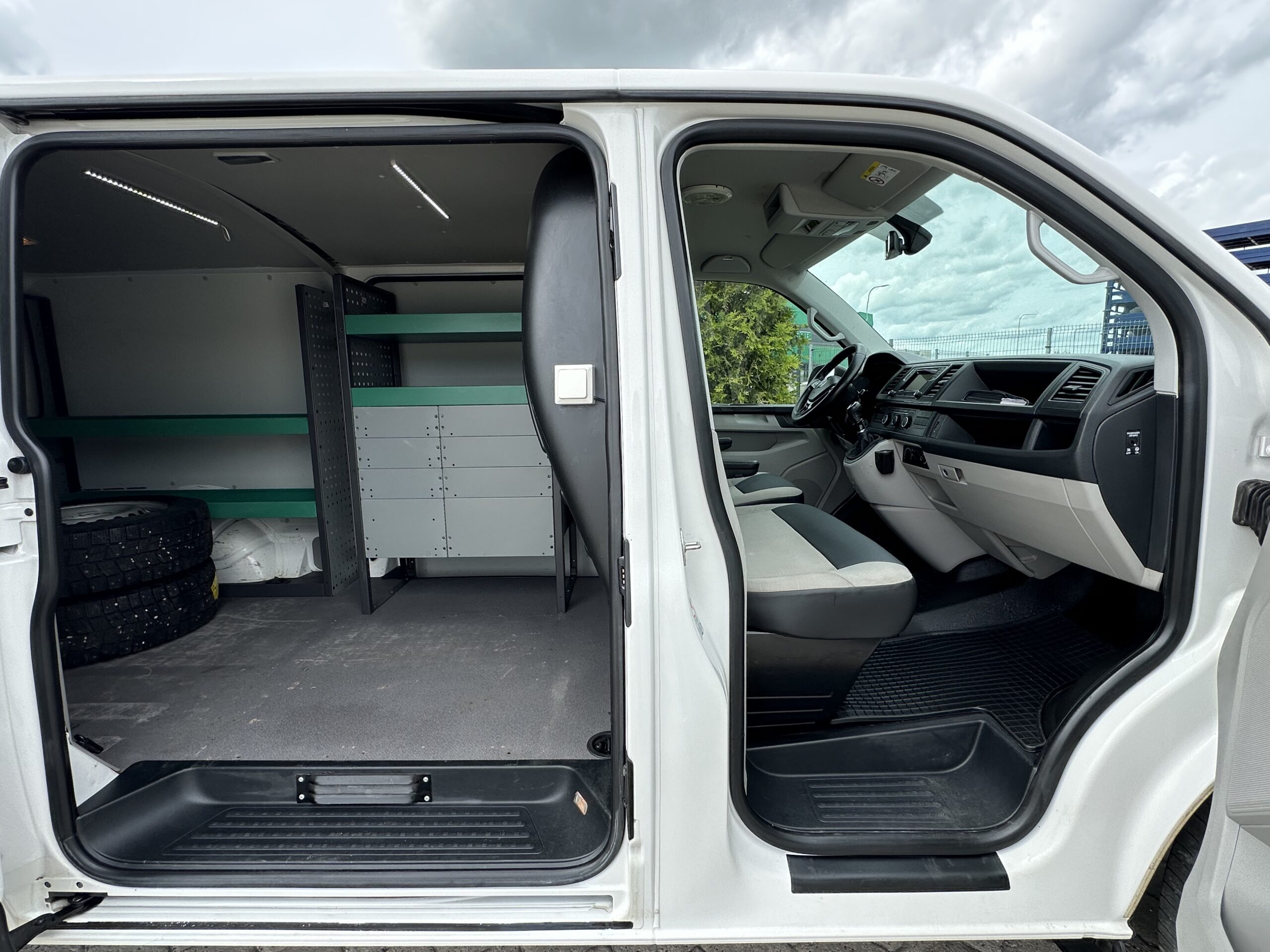 Volkswagen Transporter L2H1 4*4 4-Motion Serviceline
