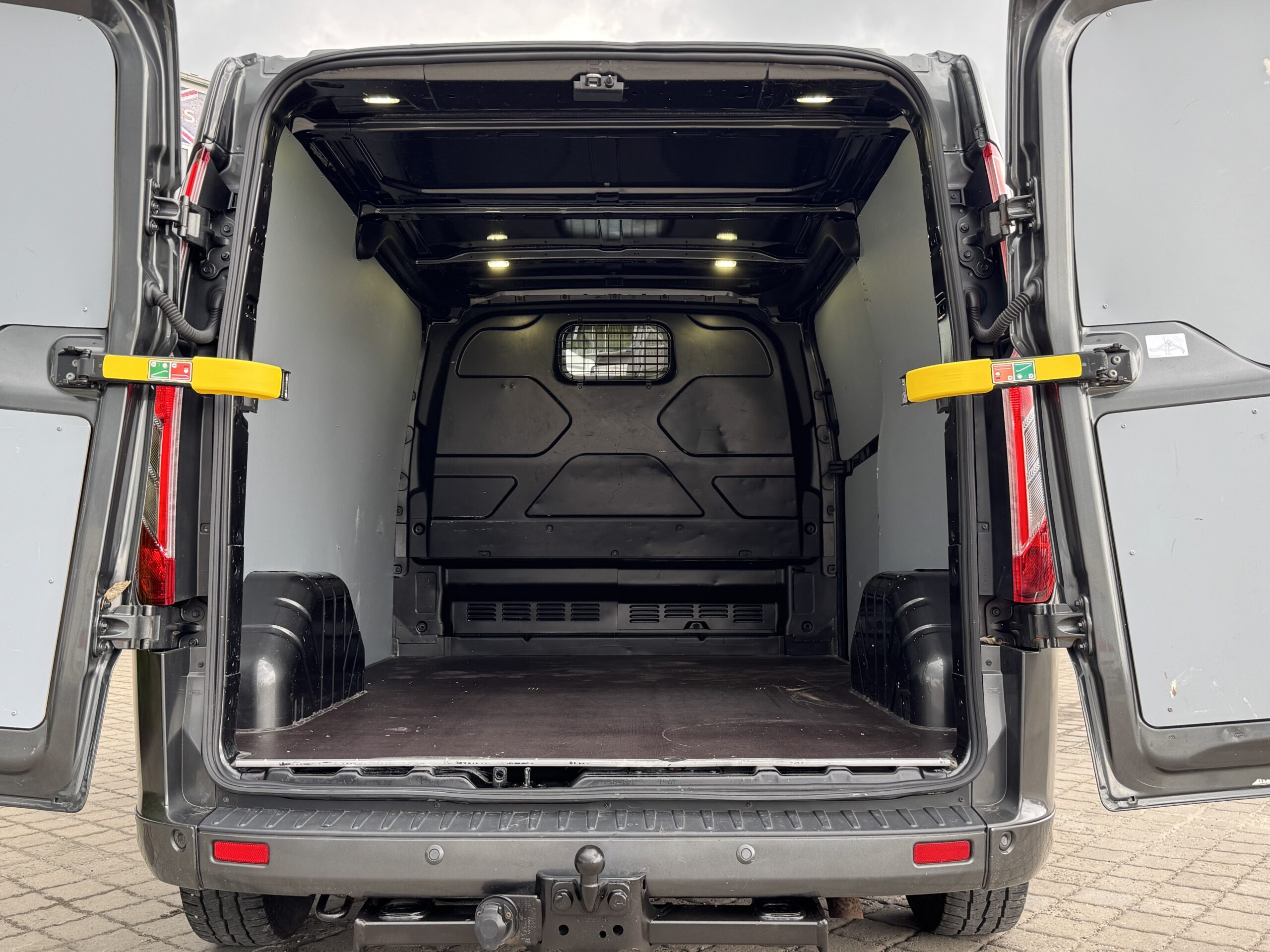 Ford Transit Custom L1H1 Titanium ATM