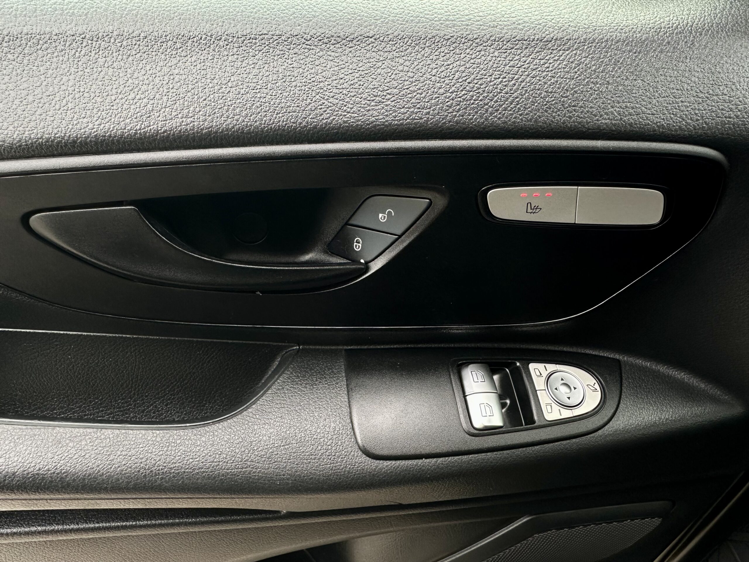 Mercedes-Benz Vito 119 Mixto L3H1 5Ps N1 Aut. 6.2016