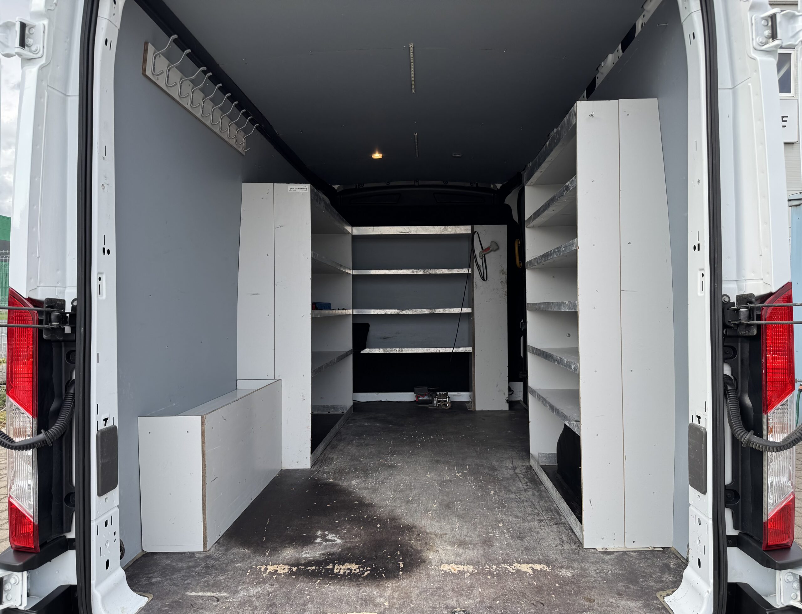 Ford Transit L3H2 Serviceline