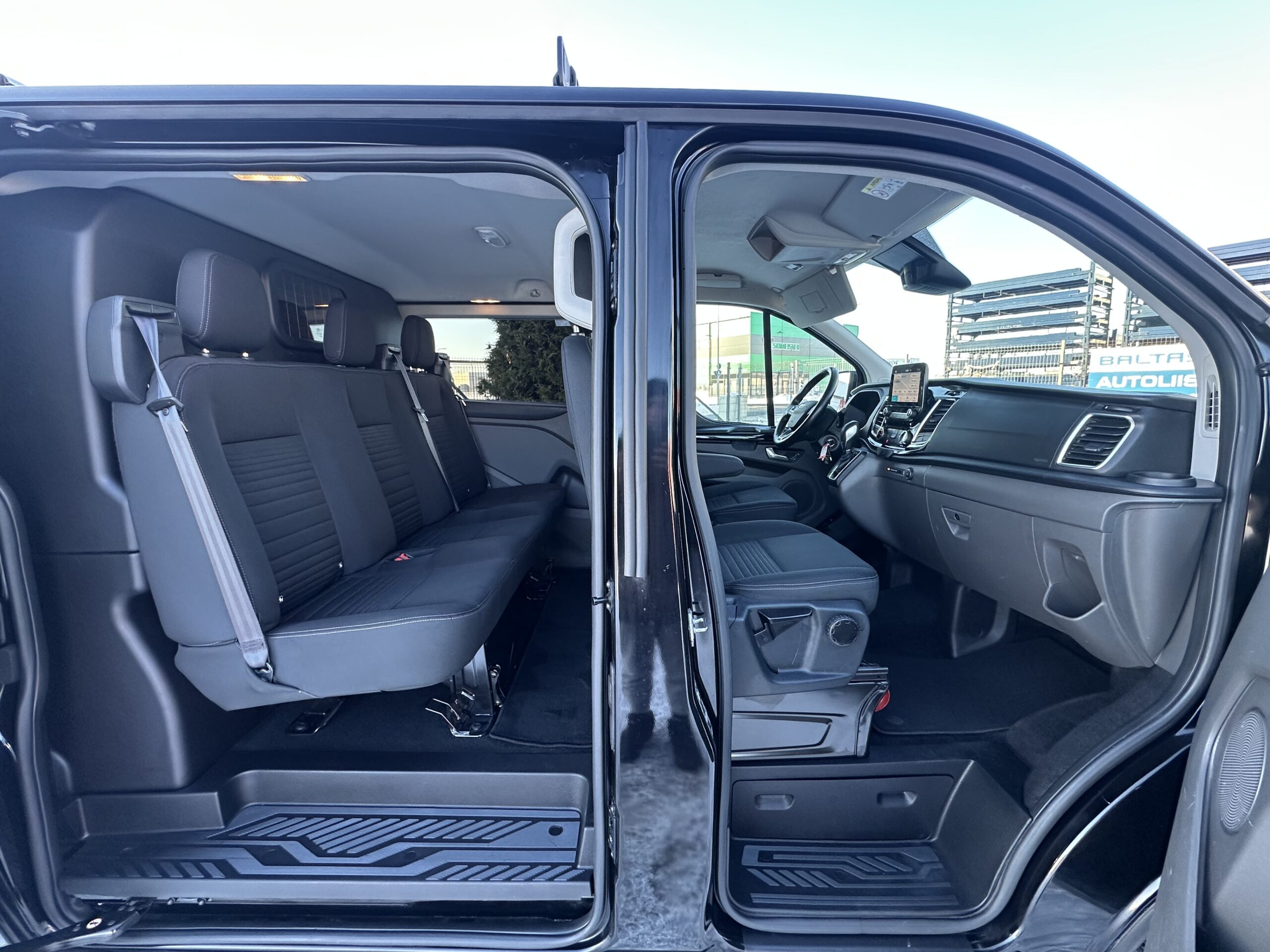 Ford Transit Custom L2H1 Titanium 5Ps N1 8.2020