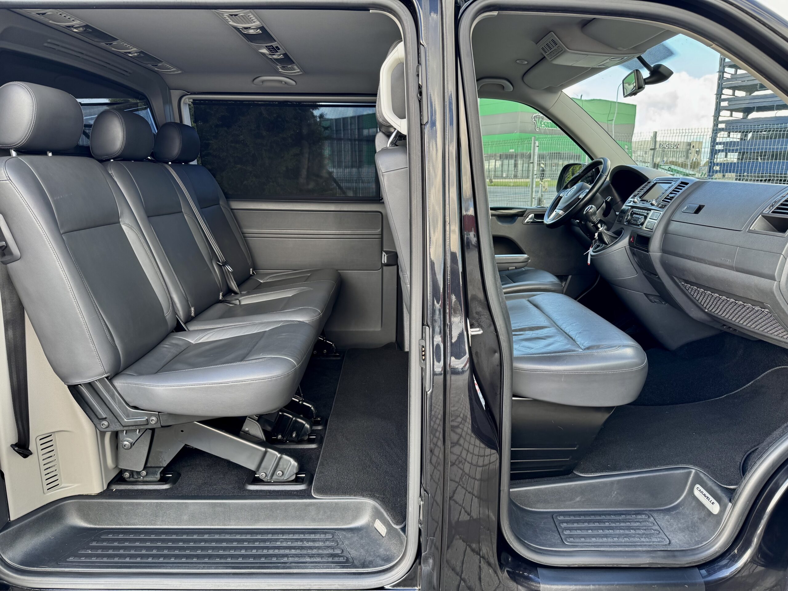 Volkswagen Caravelle L2H1 N1 6Ps 5.2015