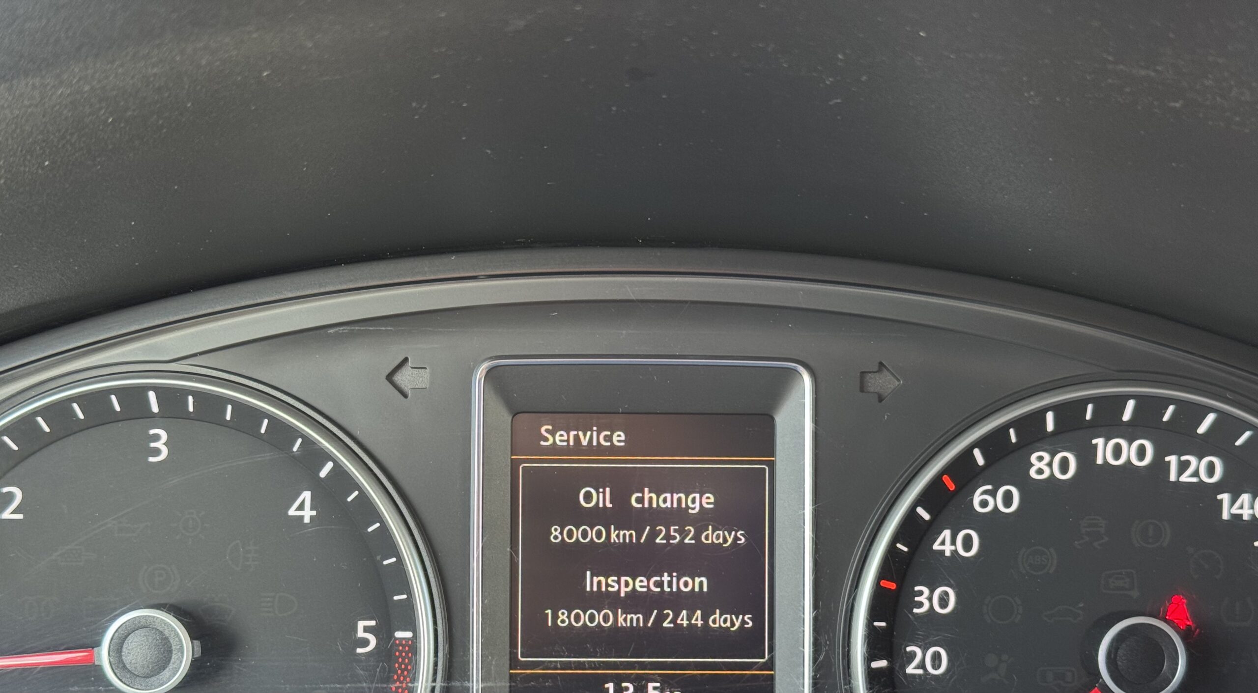 Volkswagen Caravelle L2H1 N1 6Ps 5.2015