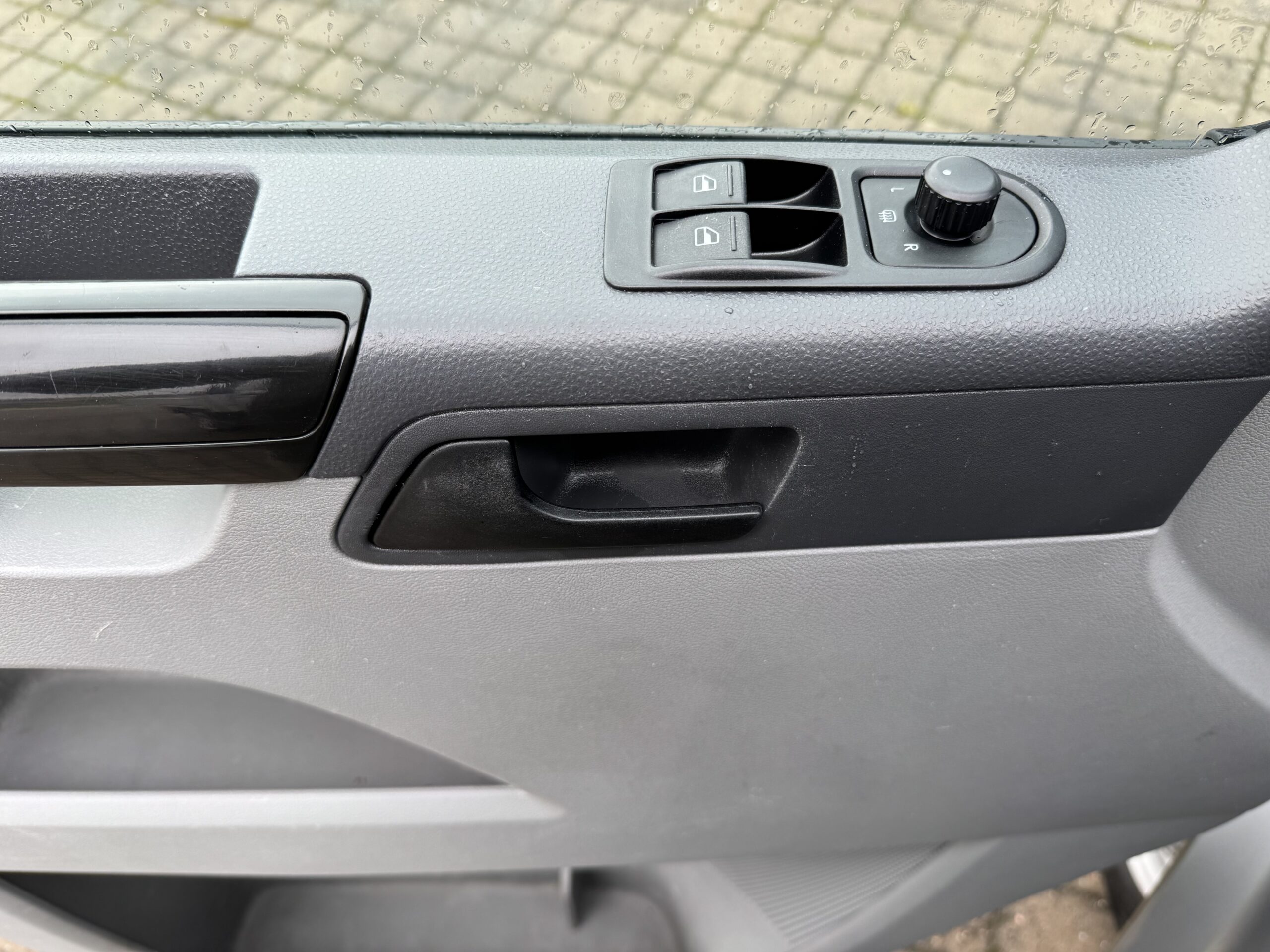 Volkswagen Transporter L2H1 Doka 4.2011