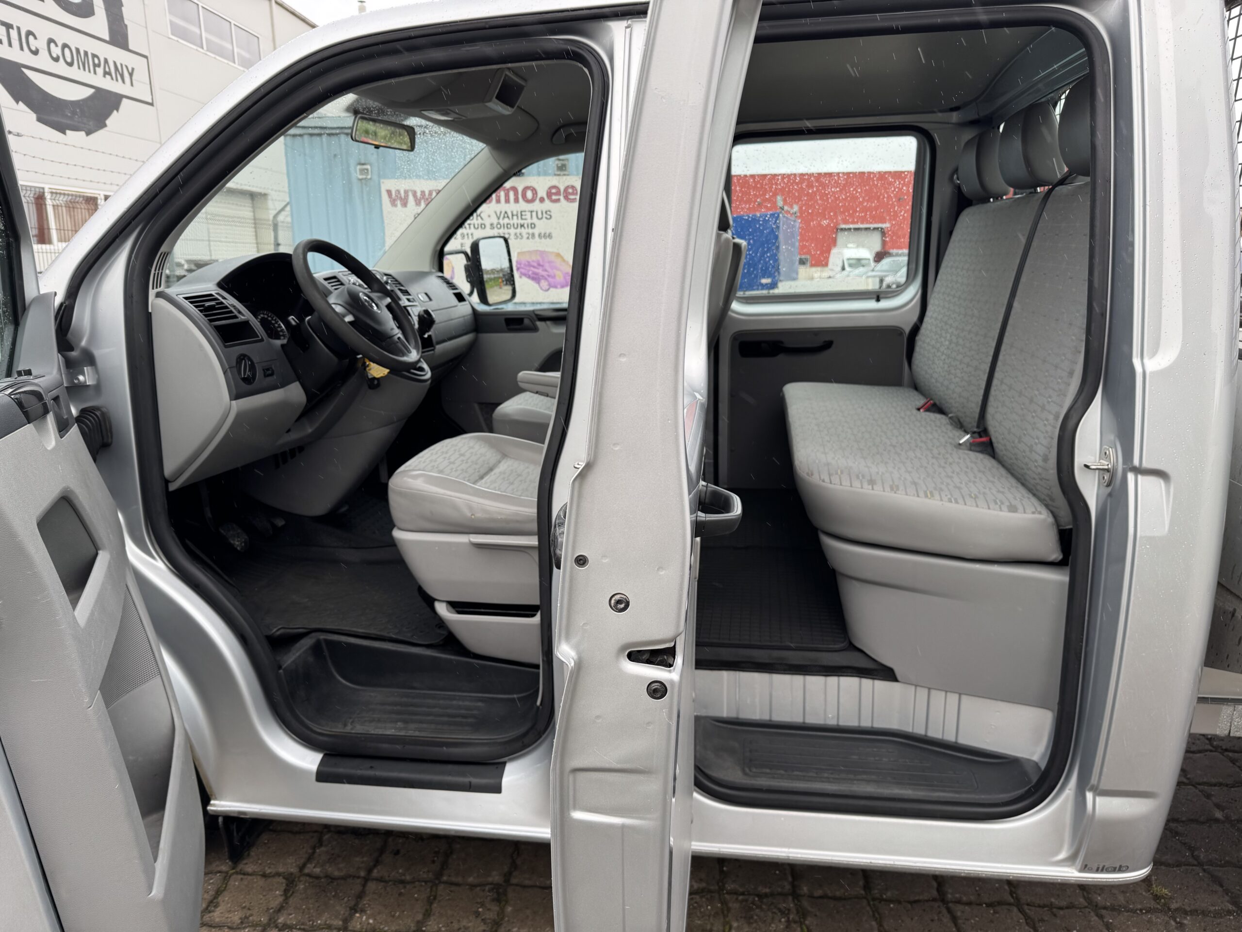 Volkswagen Transporter L2H1 Doka 4.2011