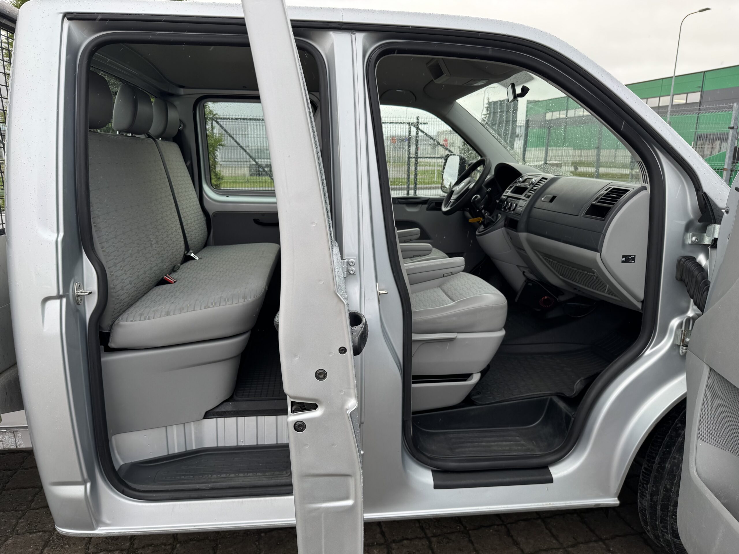 Volkswagen Transporter L2H1 Doka 4.2011