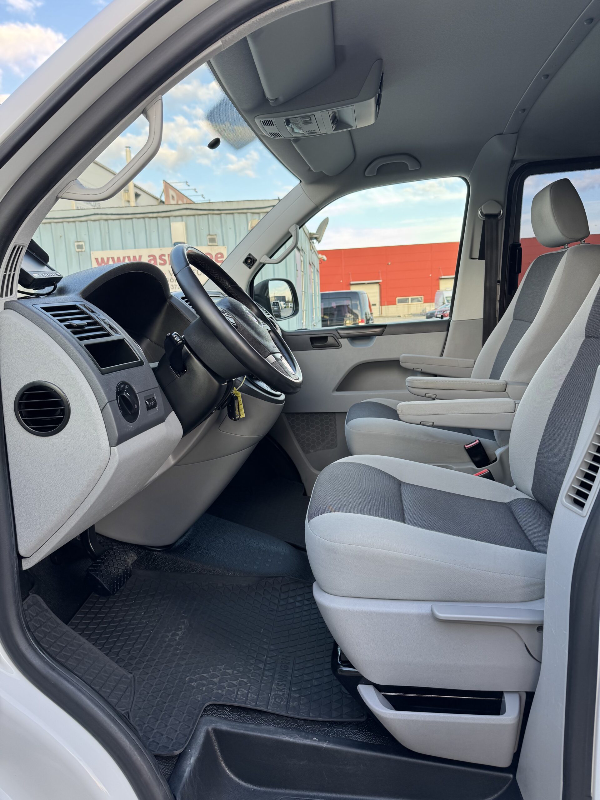 Volkswagen Transporter L2H1 N1 5Ps Dsg 2.2014