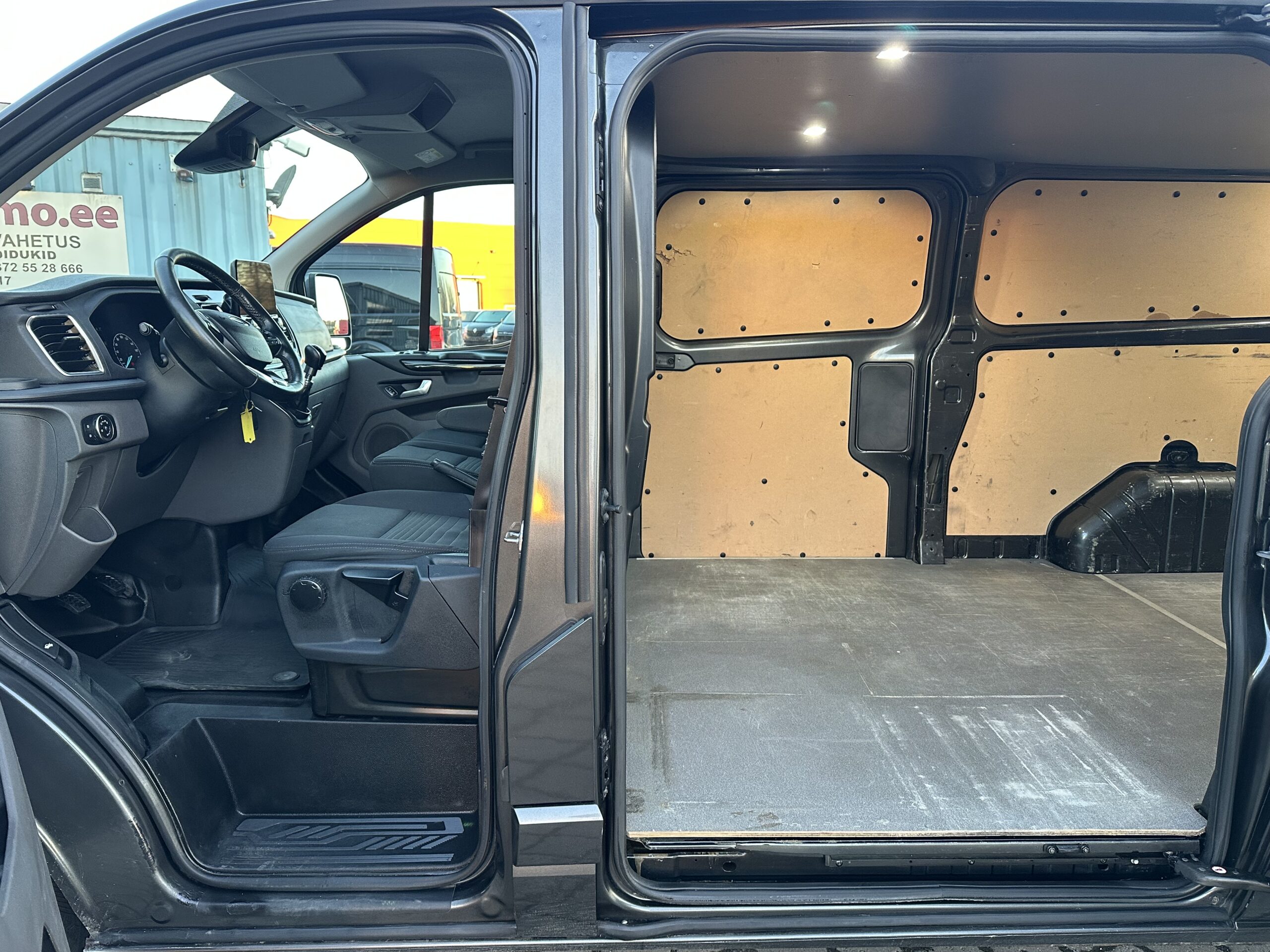 Ford Transit Custom L2H1 Titanium 8.2018