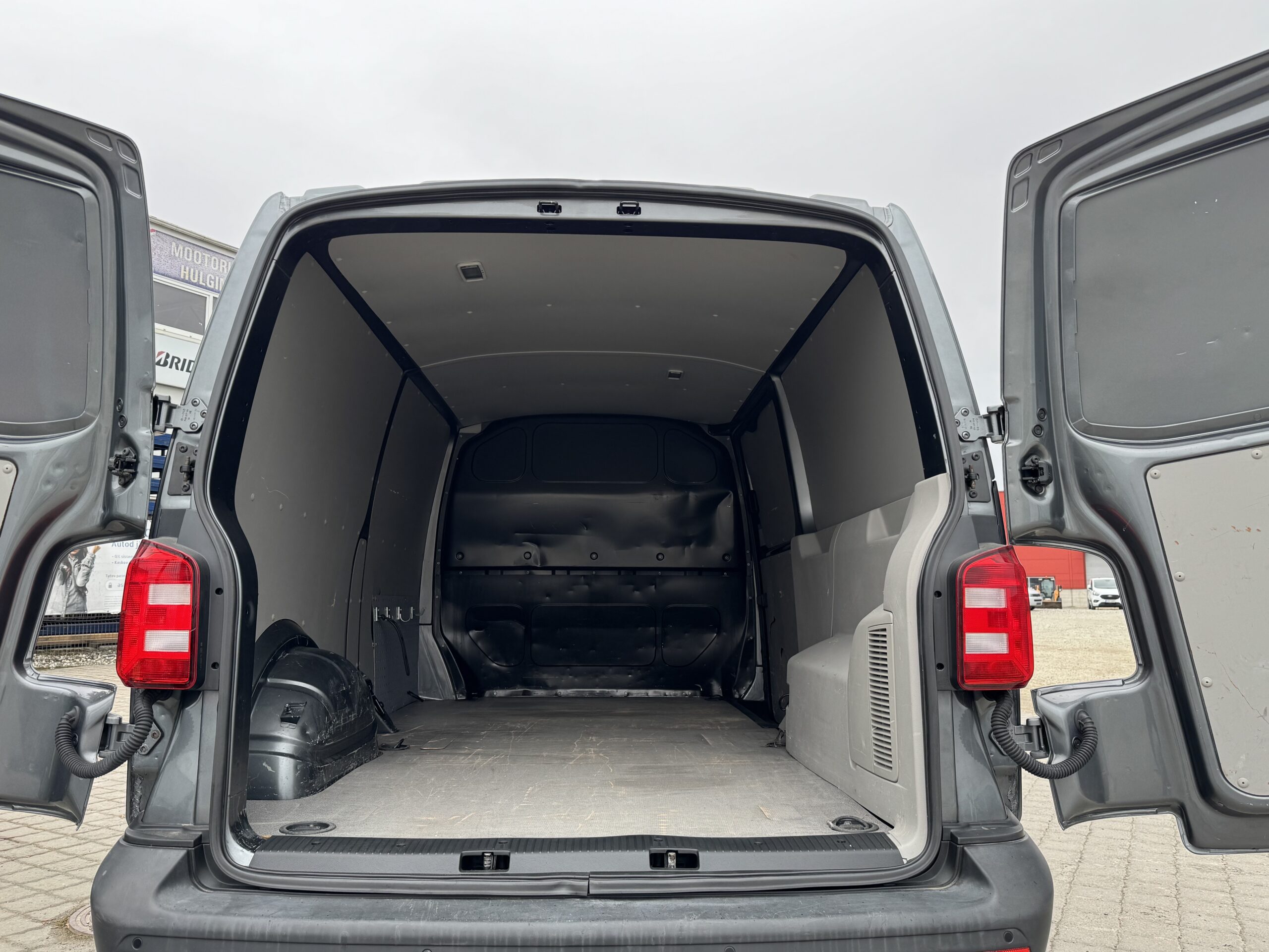 Volkswagen Transporter L2H1 9.2019