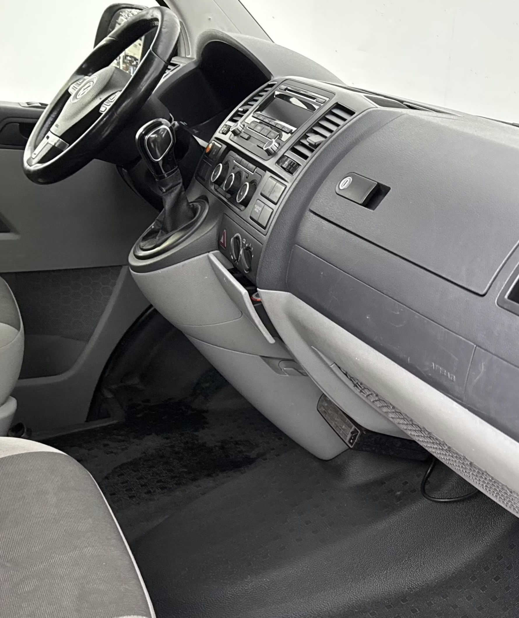 Volkswagen Transporter L2H1 4-Motion 4*4 Dsg 1.2014