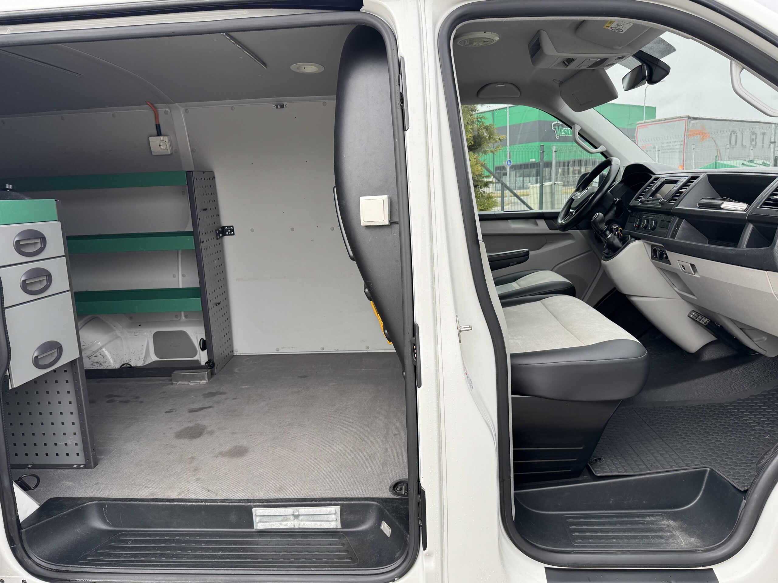 Volkswagen Transporter L2H1 4-Motion 4*4 Serviceline 3.2018