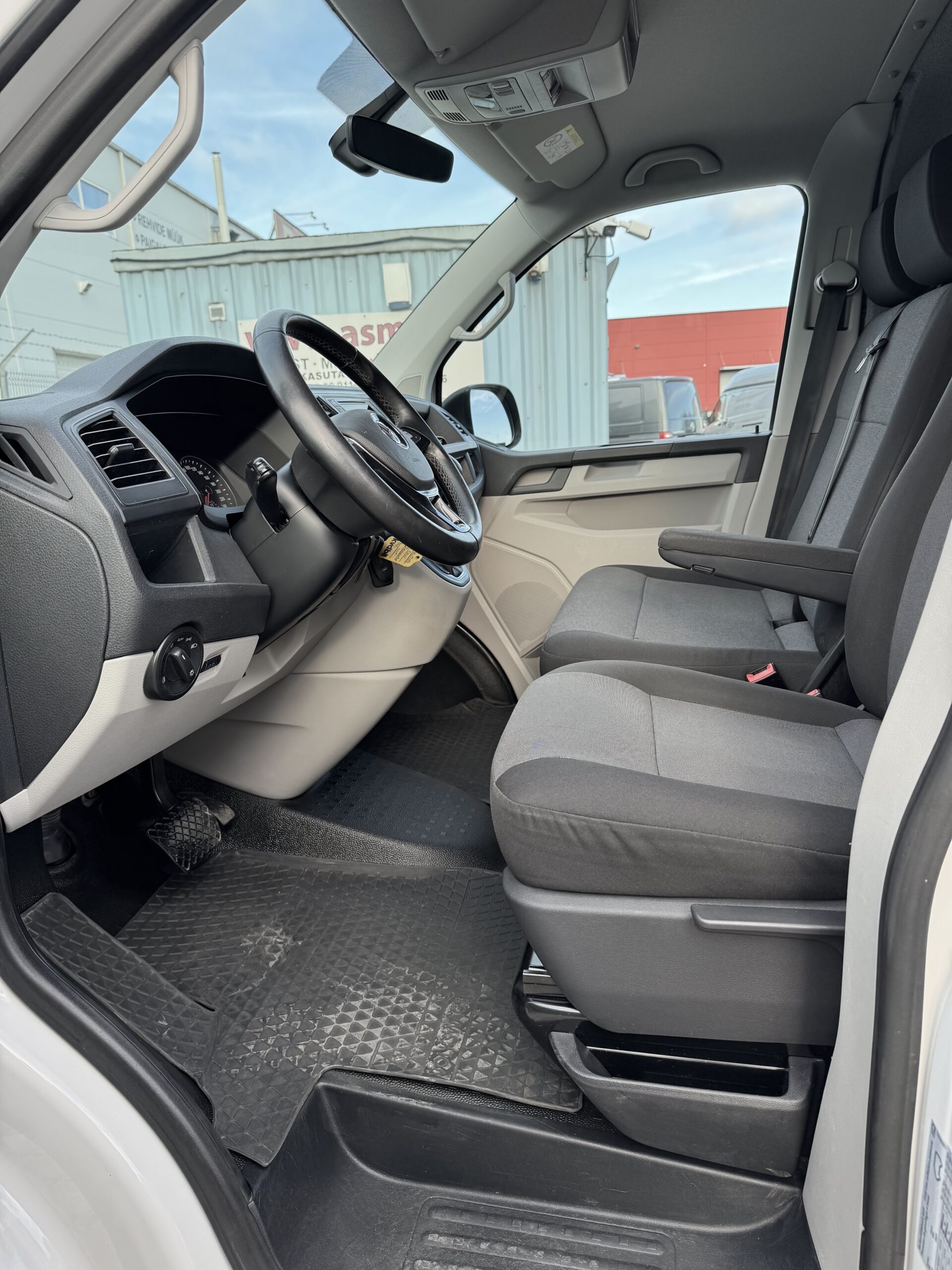 Volkswagen Transporter L2H1 1.2016 Serviceline Dsg