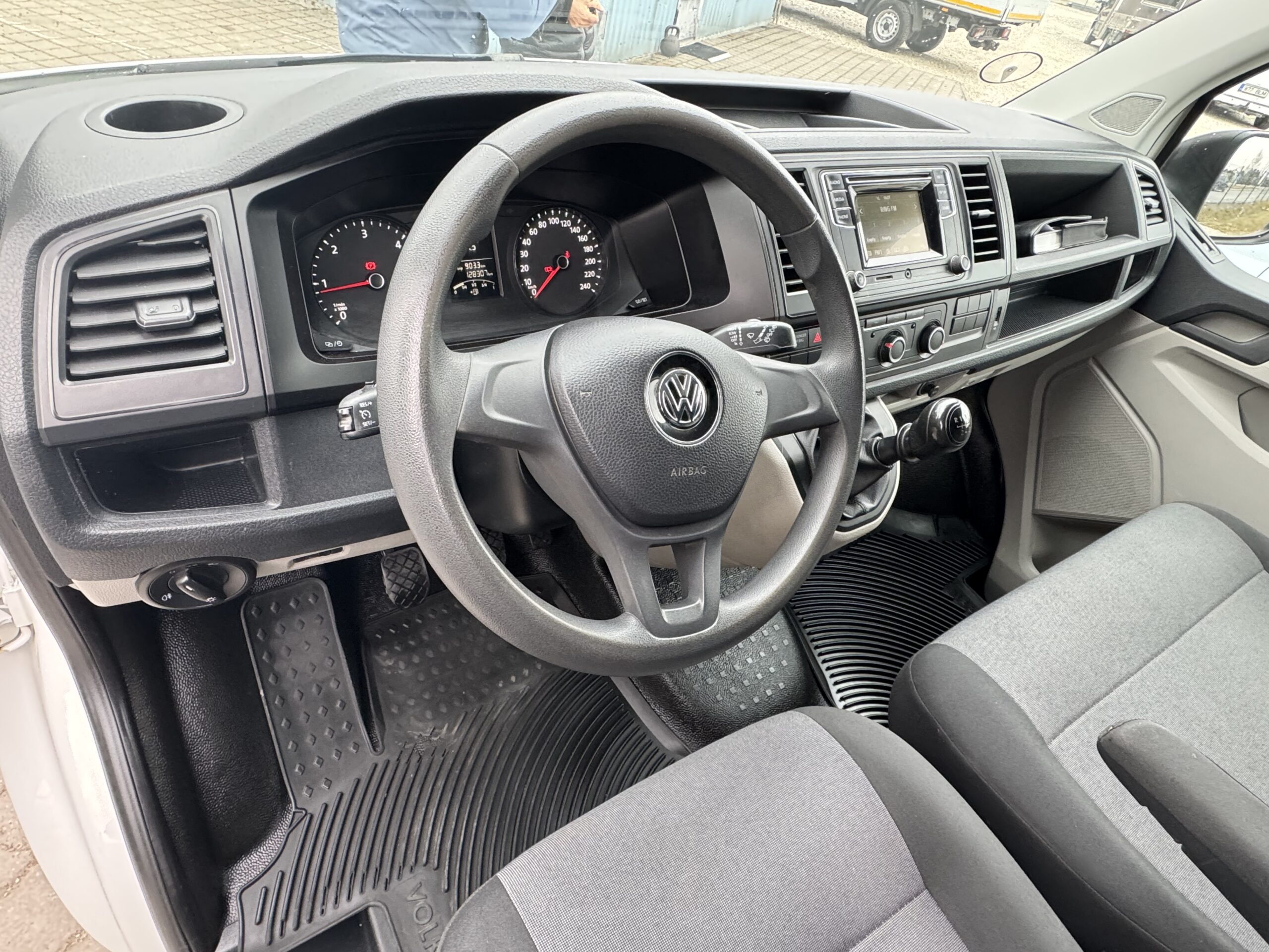 Volkswagen Transporter L2H1 11.2016 Serviceline