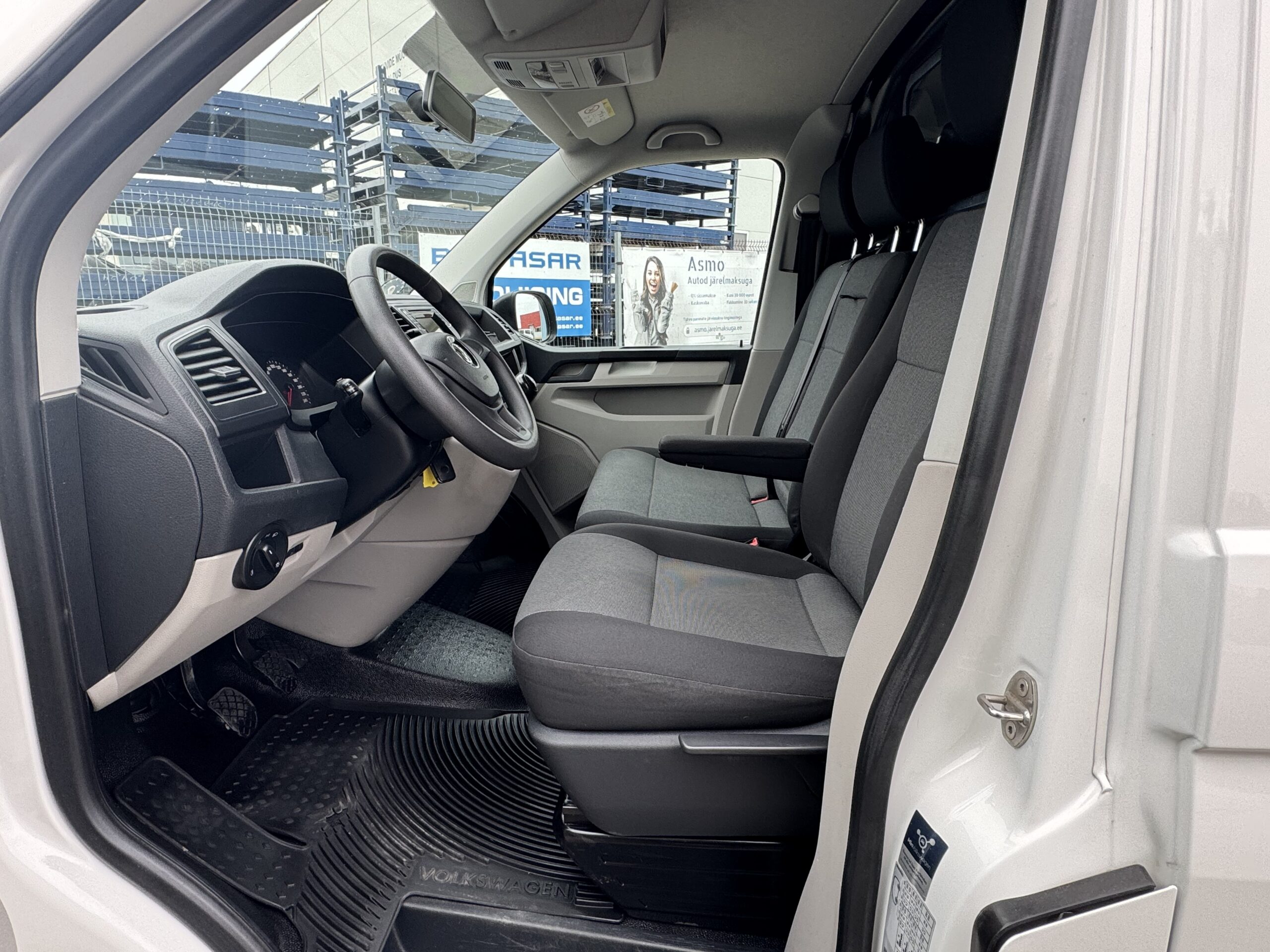 Volkswagen Transporter L2H1 11.2016 Serviceline