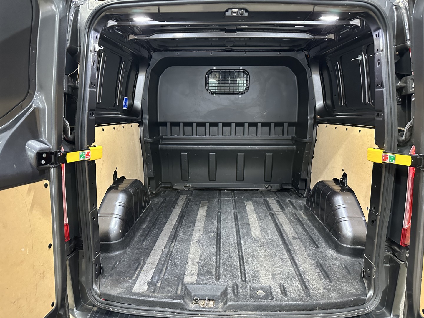 Ford Transit Custom L2H1 N1 5Ps 10.2020