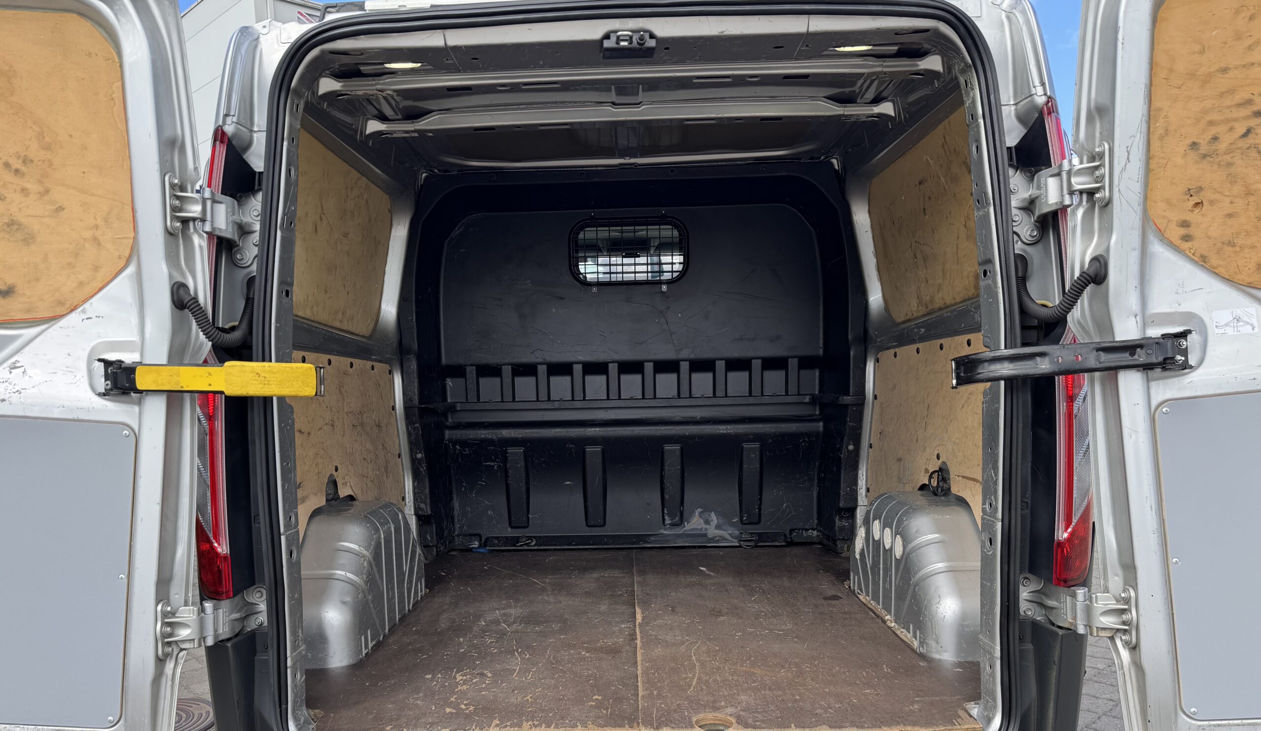 Ford Transit Custom L2H1 2.2017 N1 6Ps