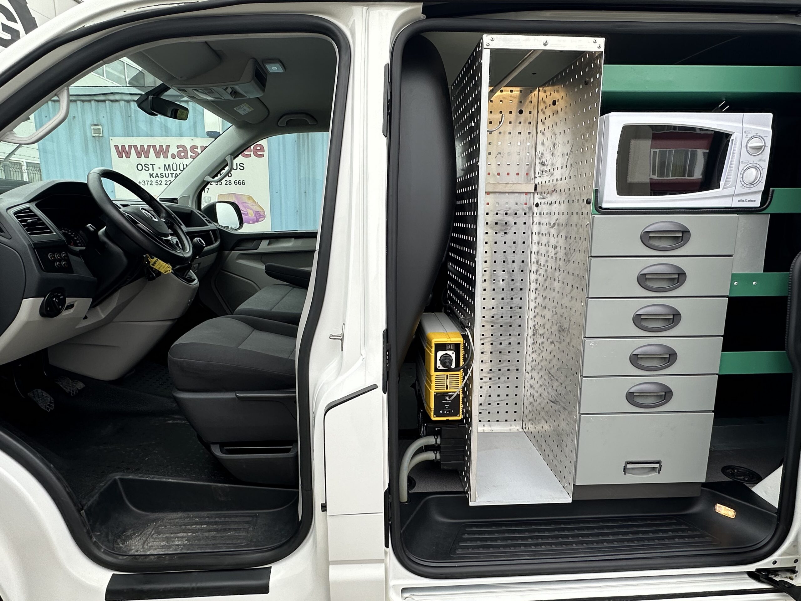 Volkswagen Transporter L1H1 2.2018 4-Motion Serviceline