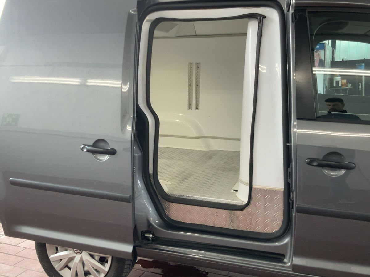 Volkswagen Caddy L1H1 3.2013 4-Motion 4*4 Külmik