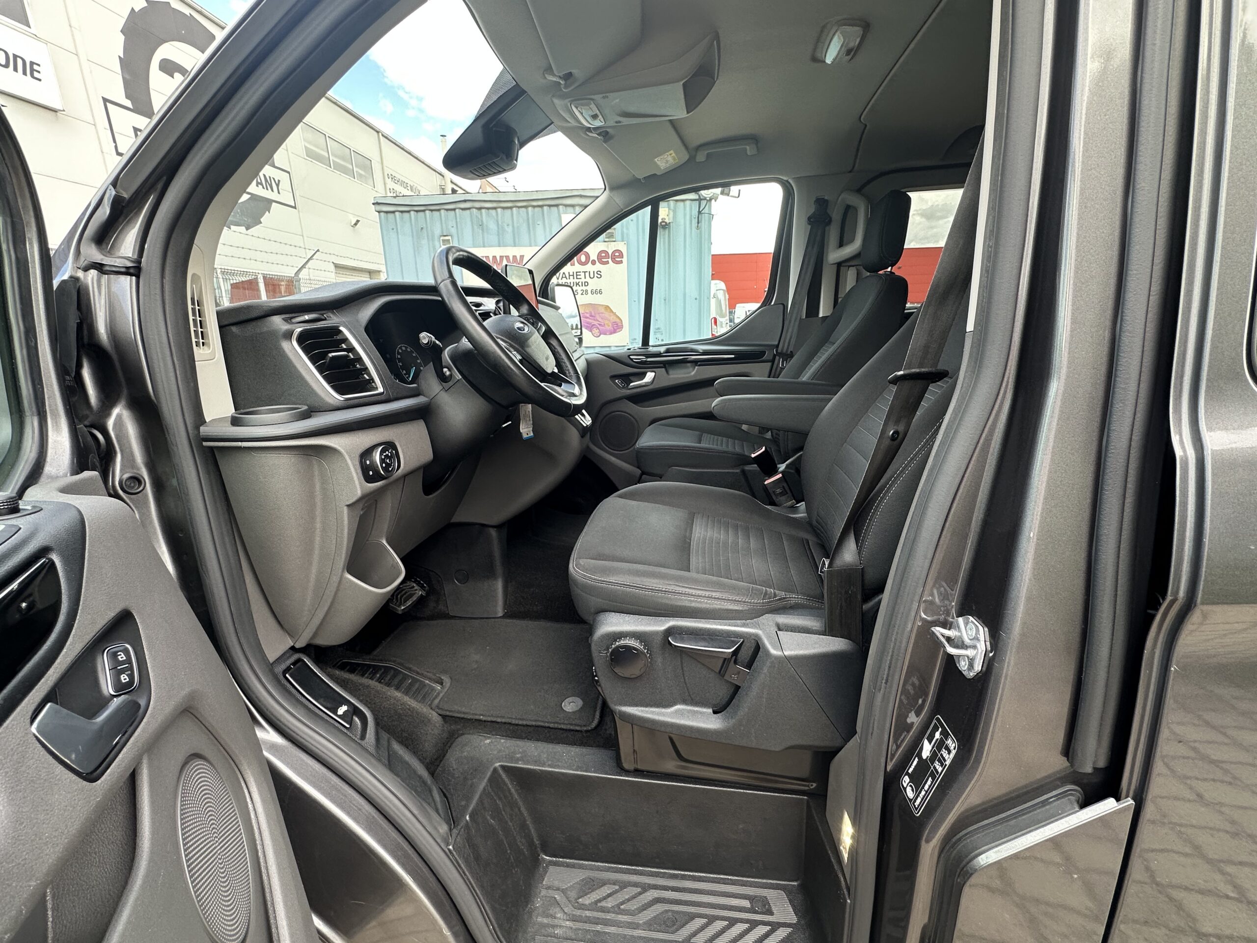 Ford Transit Custom L2H1 1.2022 Limited N1 5Ps