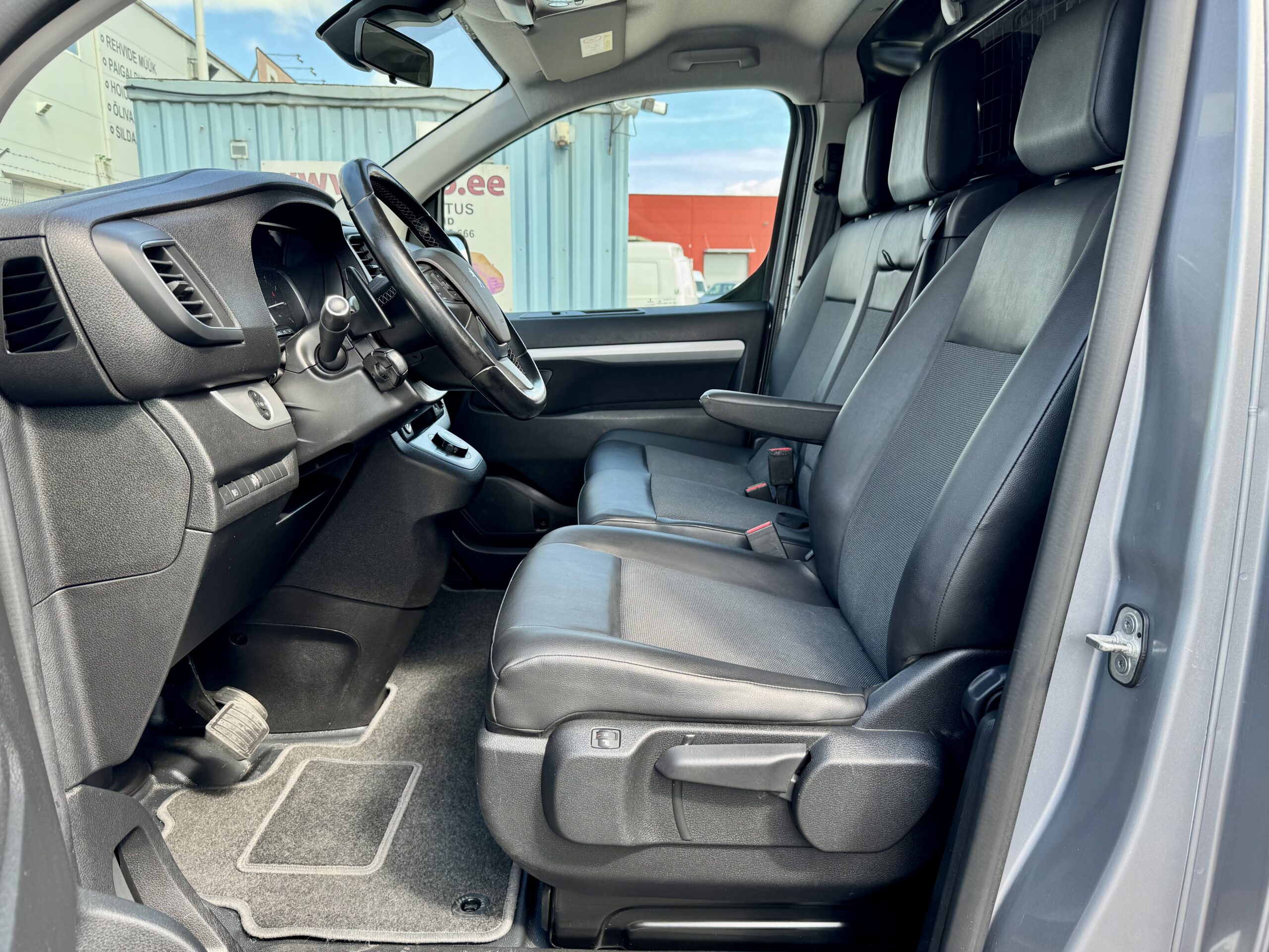 Peugeot Expert L3H1 8.2020 Aut.