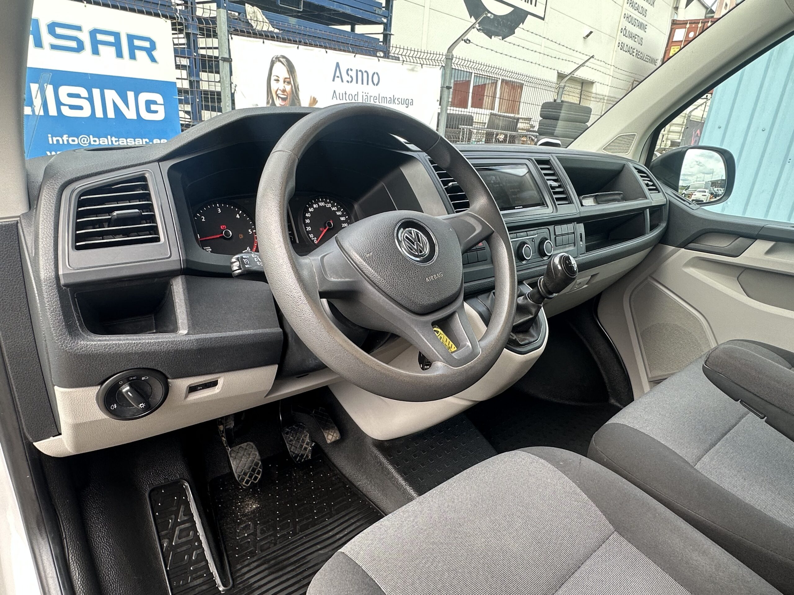 Volkswagen Transporter L2H1 10.2016