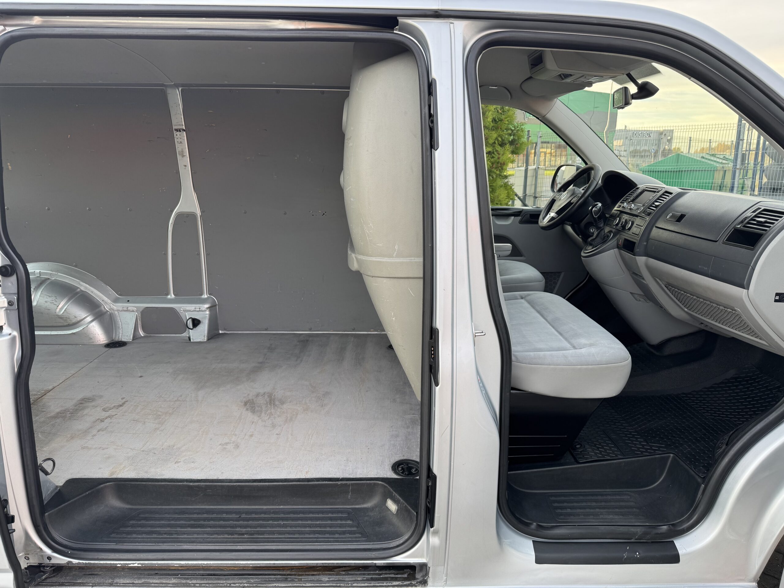 Volkswagen Transporter L2H1 11.2012 Dsg