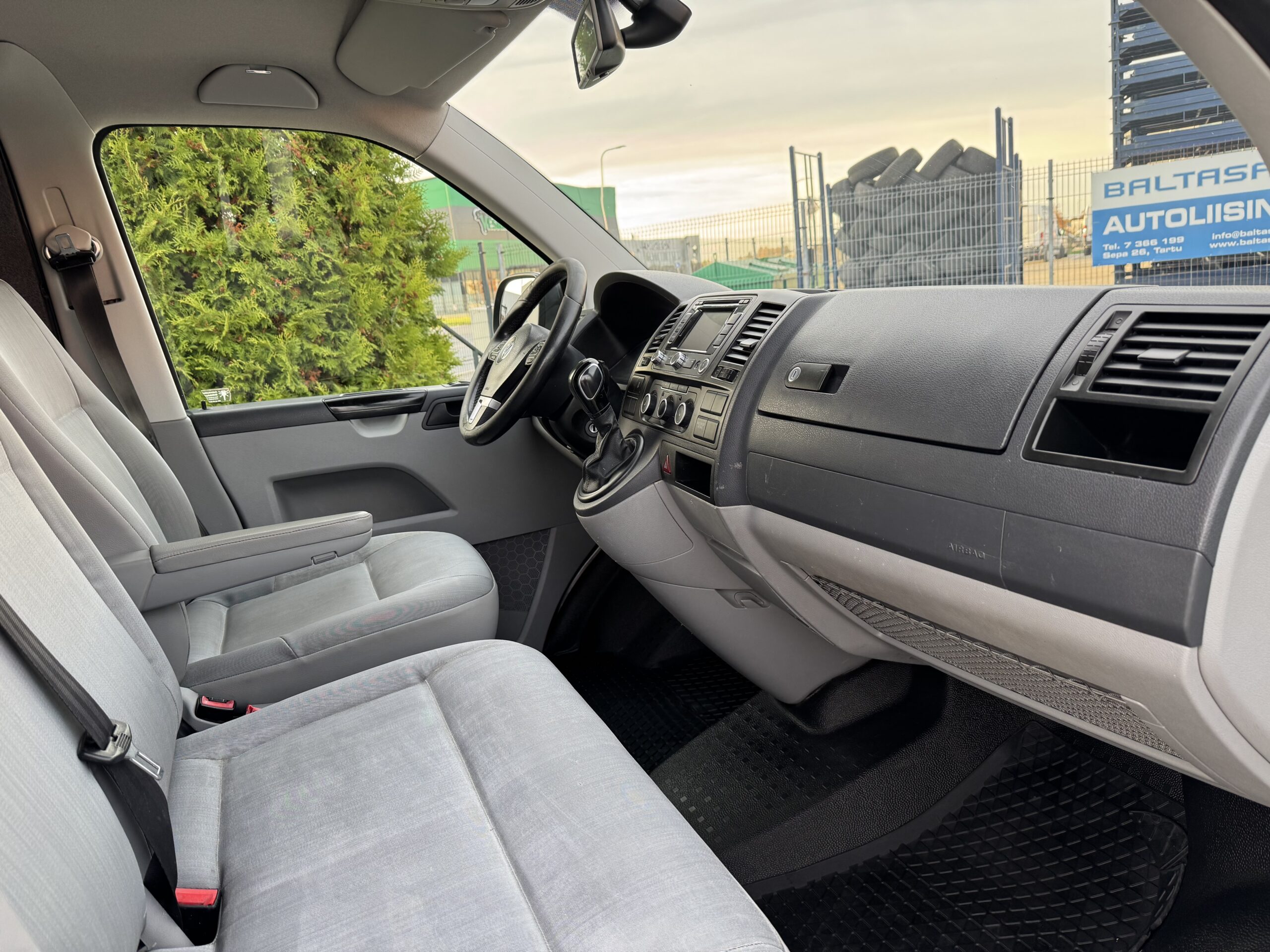 Volkswagen Transporter L2H1 11.2012 Dsg