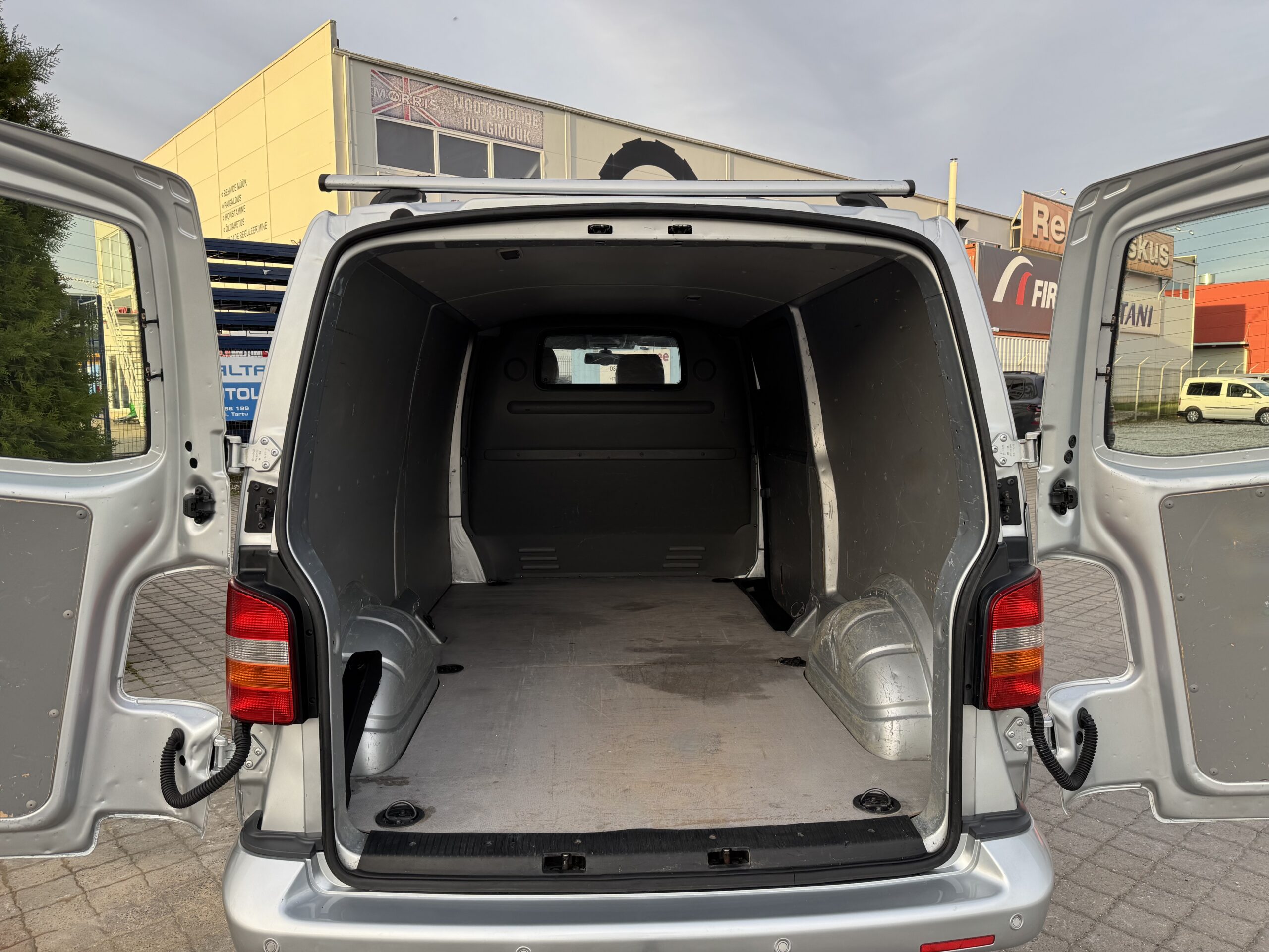 Volkswagen Transporter L2H1 11.2012 Dsg