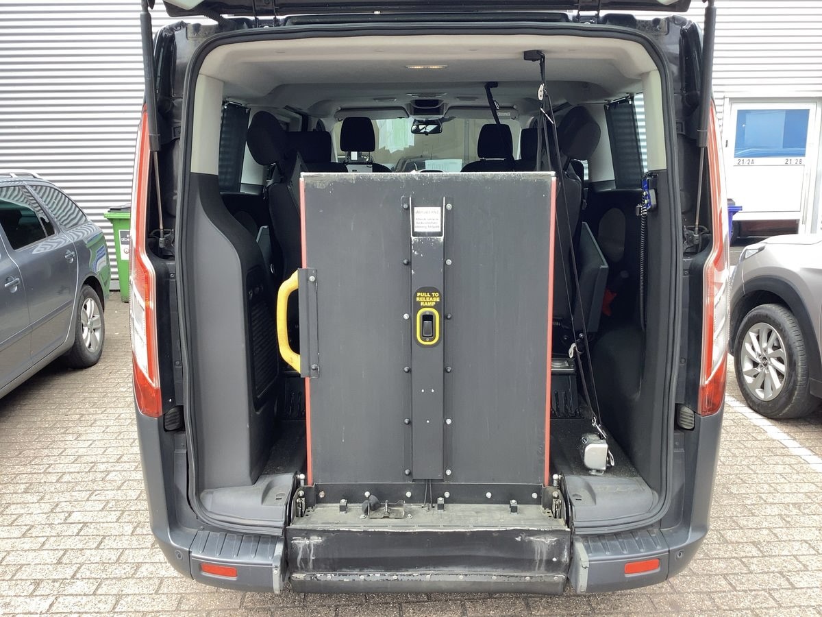 Ford Transit Custom Tourneo 10.2018 L2H1 INVA Aut.