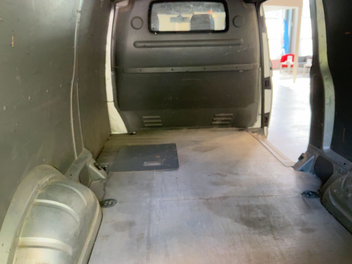 Volkswagen Transporter L2H1 5.2012 Dsg