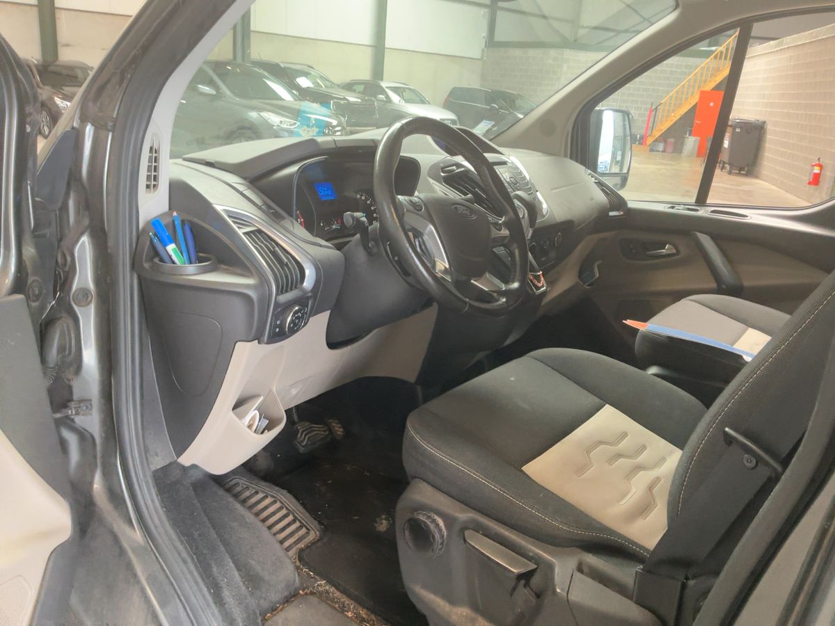 Ford Transit Custom L2H1 6.2017 Limited N1 5Ps Aut.