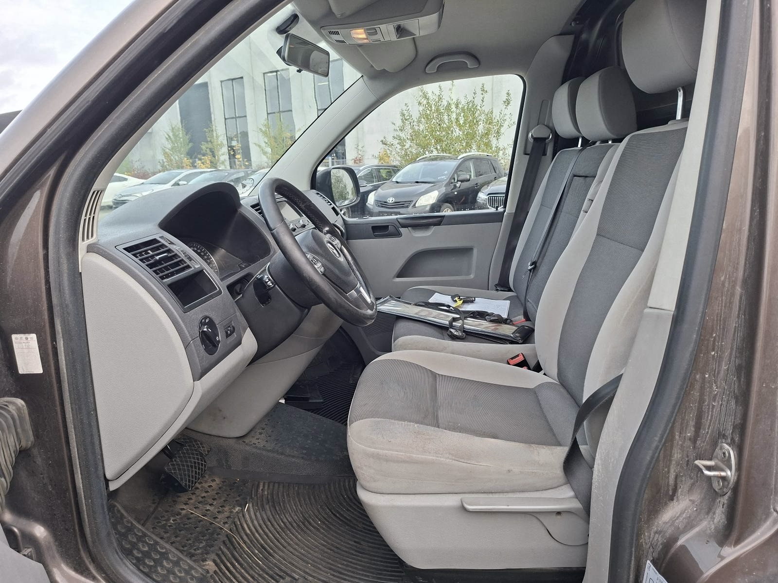 Volkswagen Transporter L2H1 5.2015 Dsg